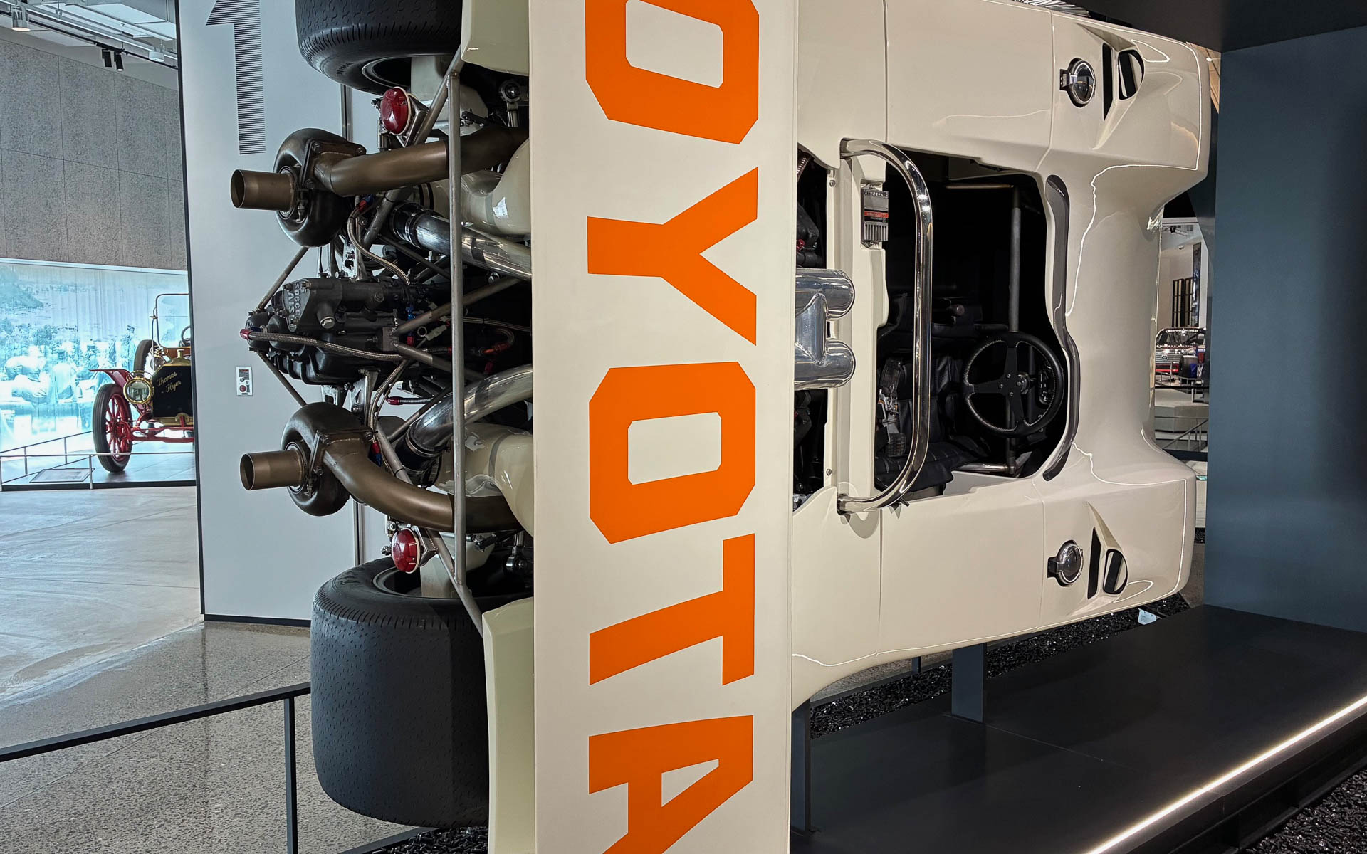 幻のトヨタ7。ミュージアムでは幻のCan-Amカーが出迎えてくれる。エンジンはスペアエンジンをリビルトしたものが搭載されている。咆哮を聞いてみたかった