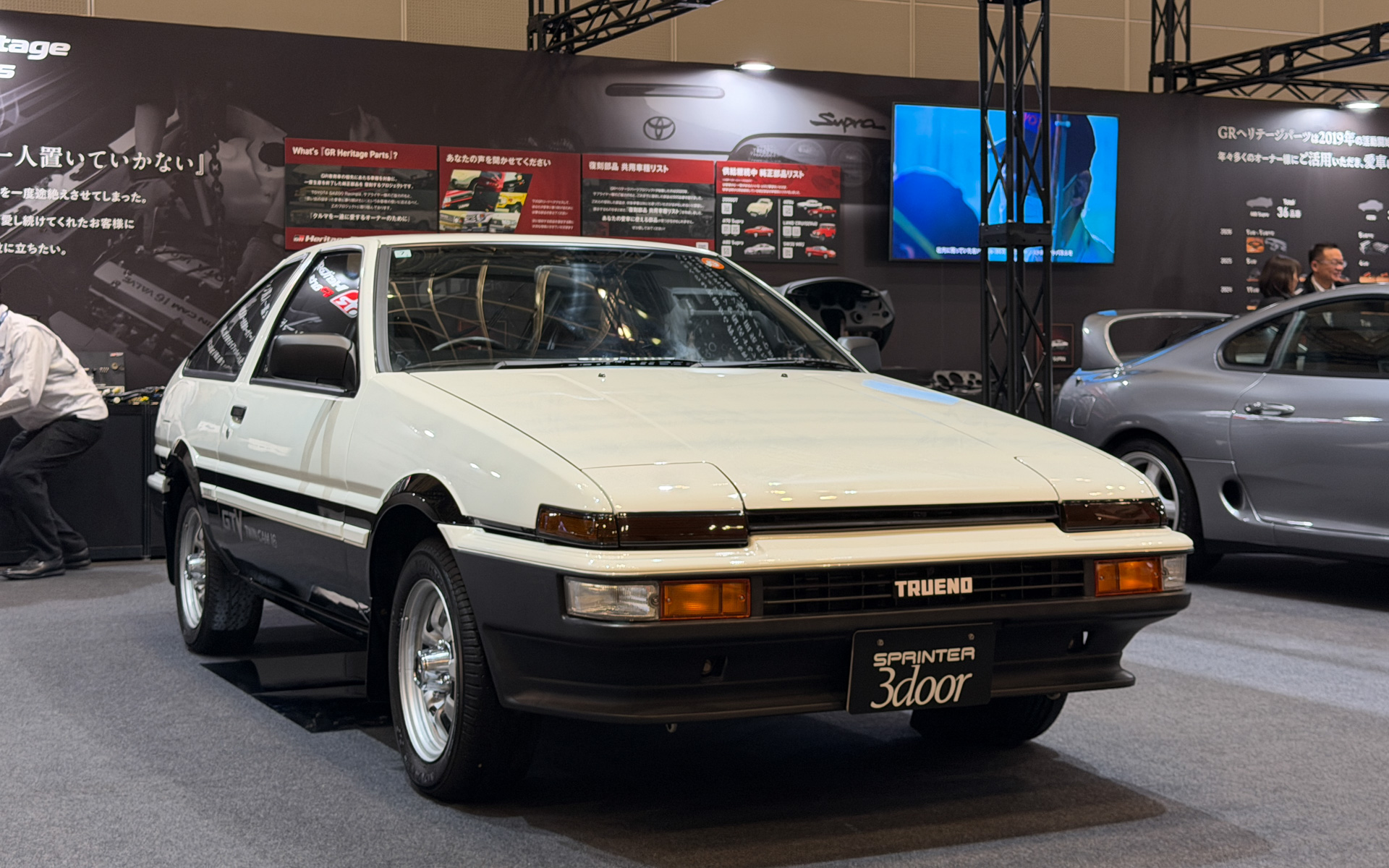 現在販売中／販売予定のGRヘリテージパーツを使用し、GR Garage水戸けやき台にてレストアを行なったスプリンタートレノ（AE86）