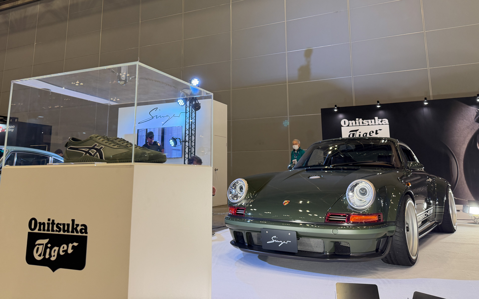 ポルシェ911リイマジンド by シンガー-DLSをイメージしたオニツカタイガー「メキシコ66ドライビング」