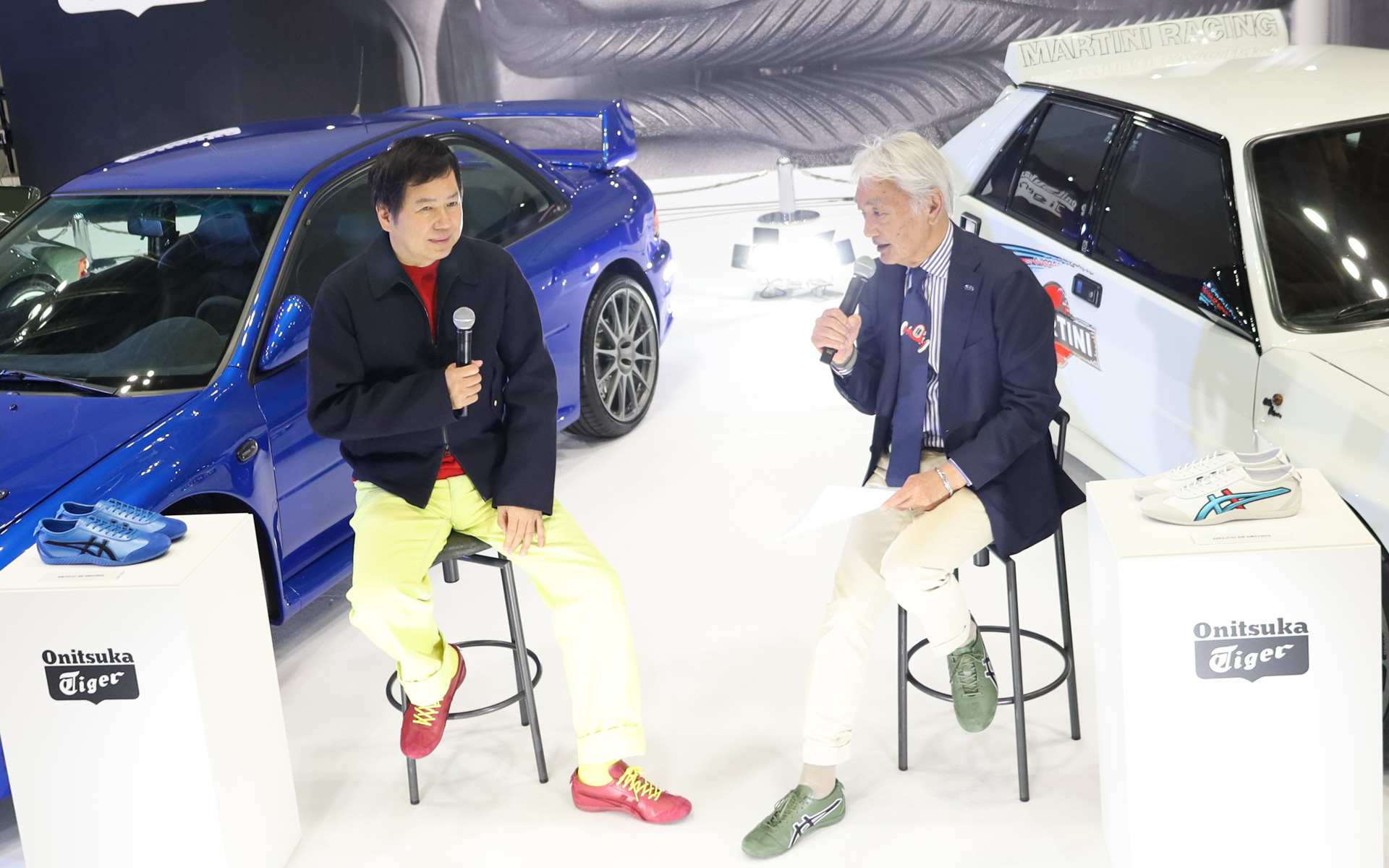 株式会社アシックス 副社長執行役員でオニツカタイガーカンパニー長の庄田良二氏（左）とAUTOMOBILE COUNCIL実行委員会 共同代表の加藤哲也氏（右）によるトークセッション