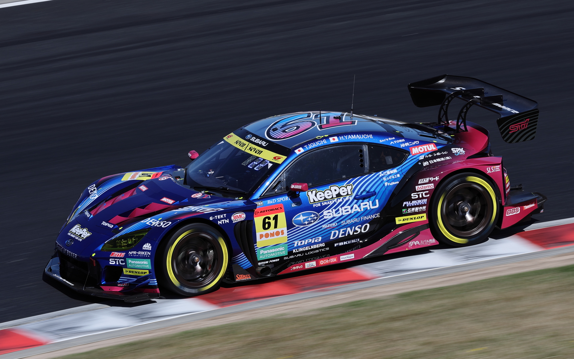 スバル/STIのSUBARU BRZ R&D SPORTは、エンジンを水平対向4気筒から6気筒へと変更した