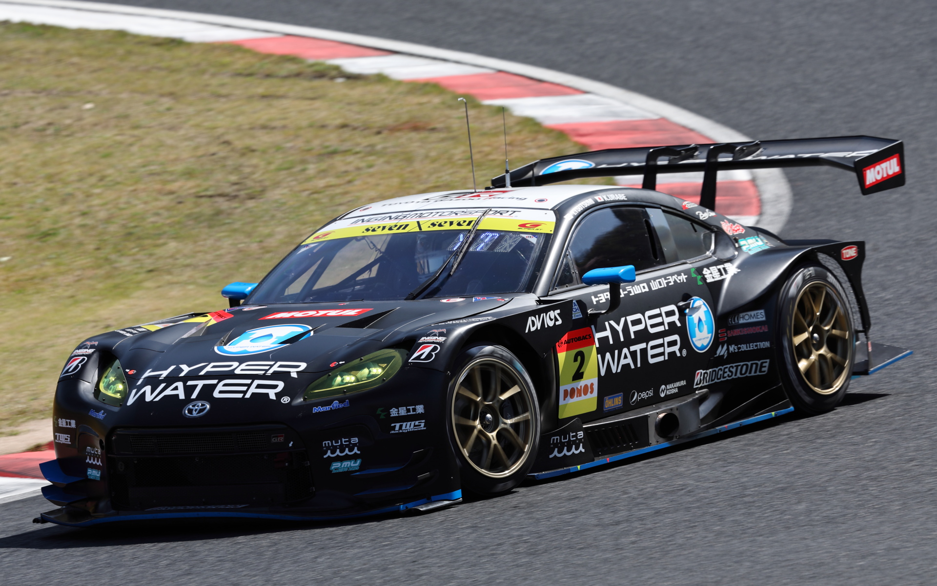 2号車 HYPER WATER INGING GR86 GT（堤優威/卜部和久）