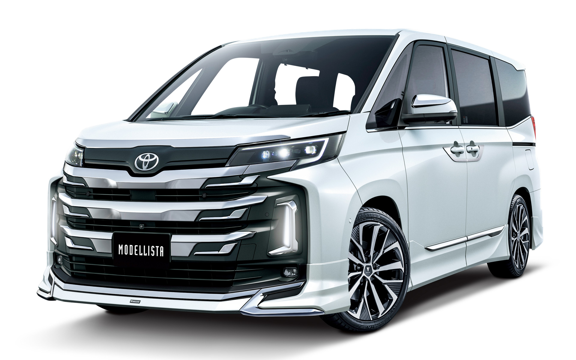 「ノア」のモデリスタカスタマイズアイテム装着例