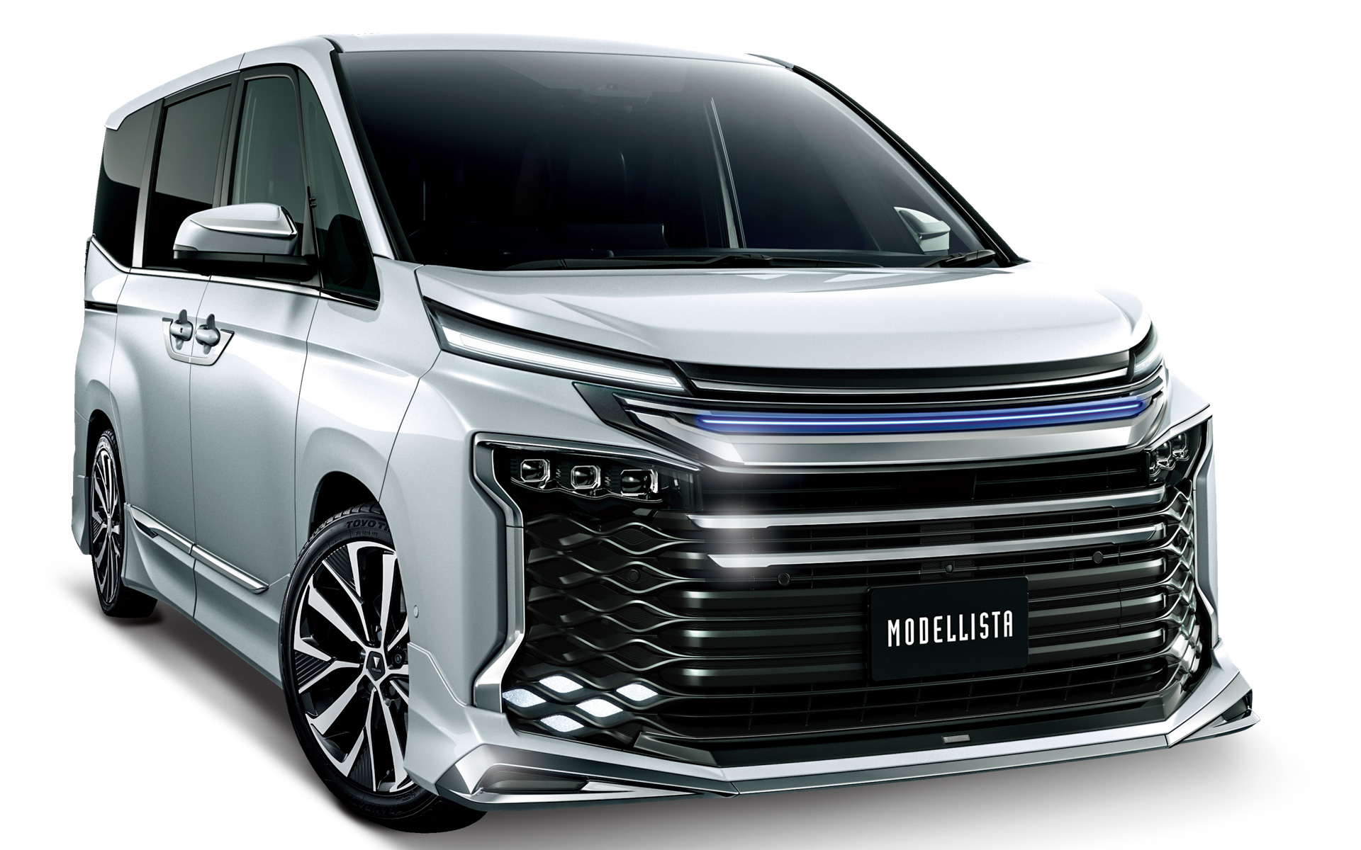 「ヴォクシー」のモデリスタカスタマイズアイテム装着例