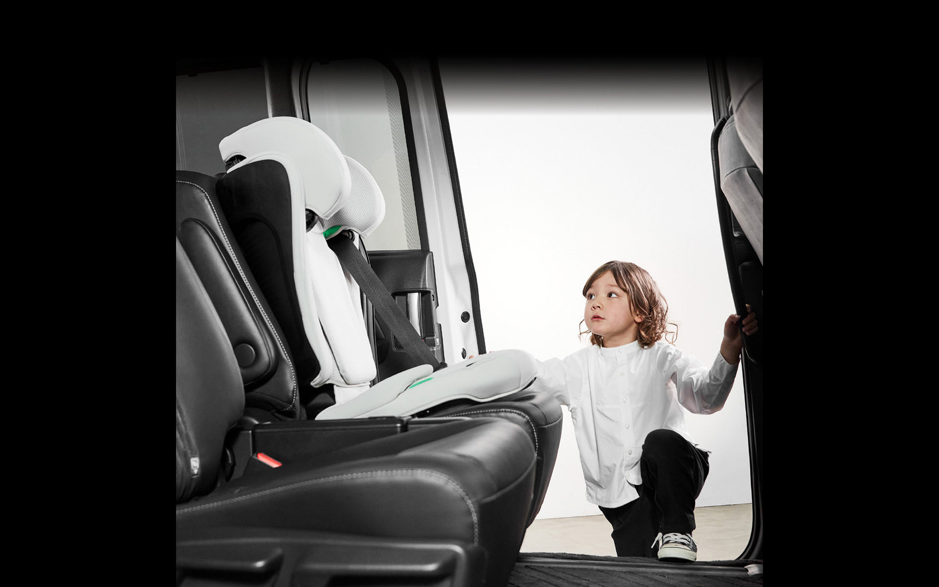 カーメイトのジュニアシート「エールベベ・スット」