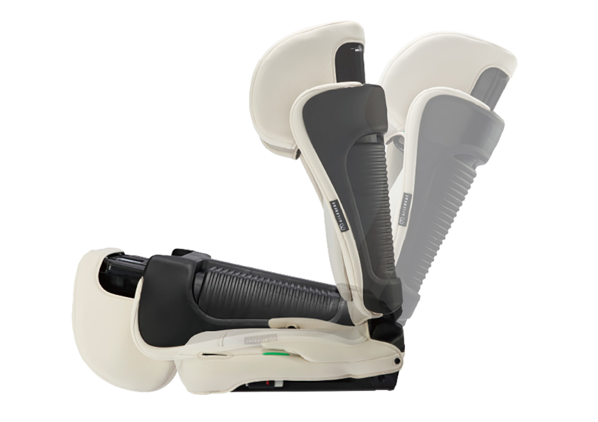 折りたたんで持ち運びも可能。折りたたみ時のサイズは440×253×633mm（幅×奥行き×高さ）