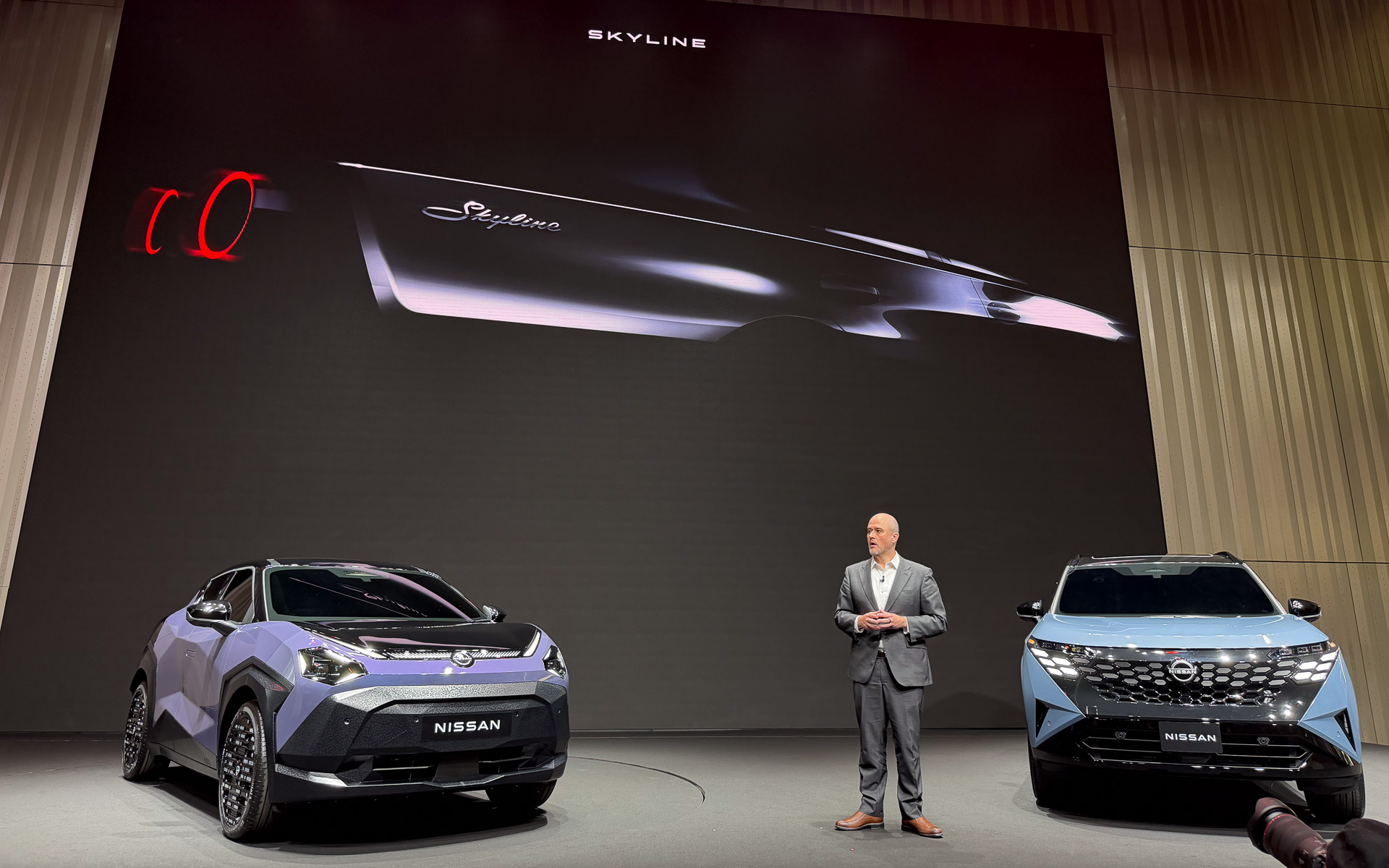 新型「スカイライン」をチラ見せした日産のイヴァン・エスピノーサCEO
