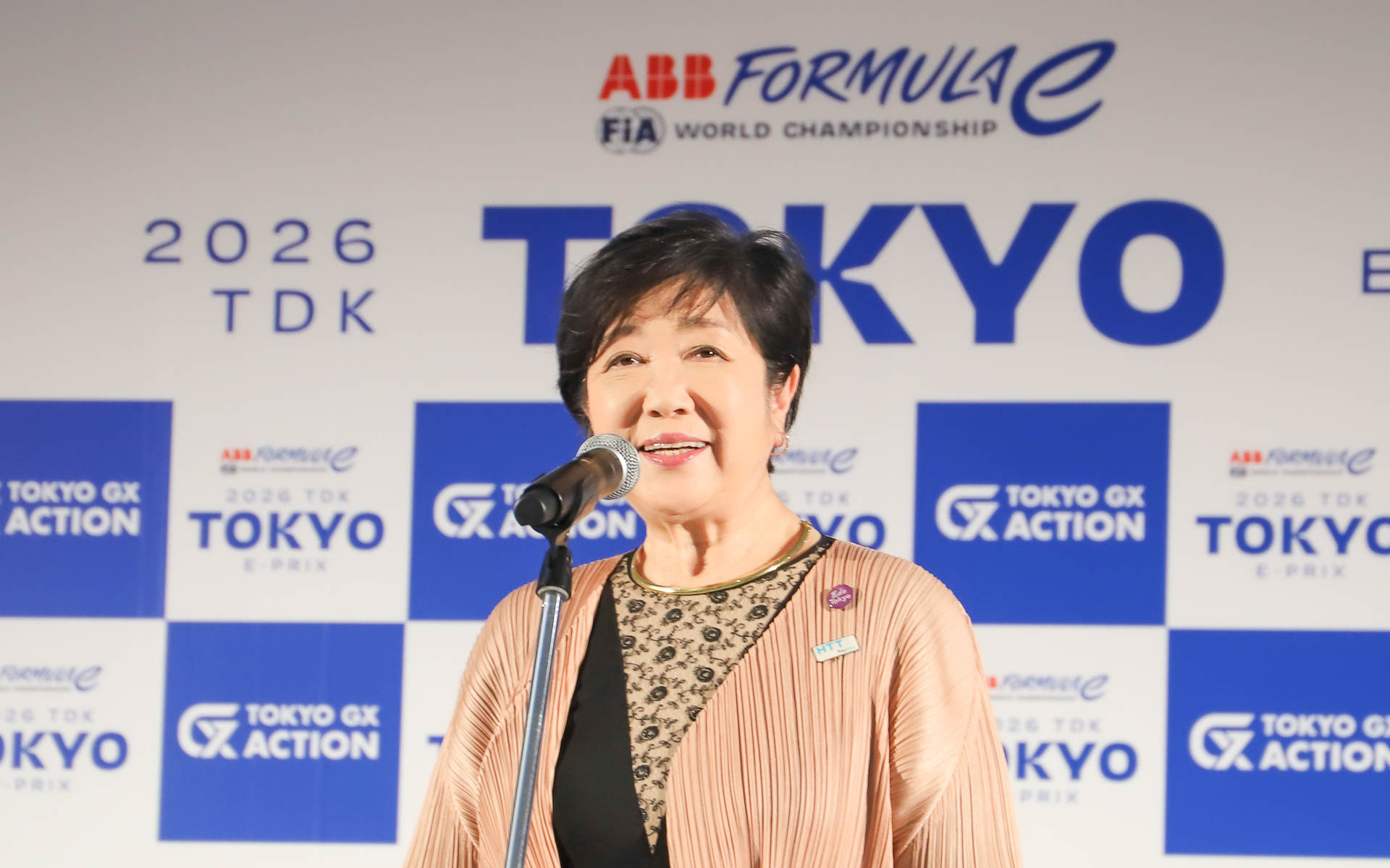 4月14日～20日に「ポルシェ 99X エレクトリック」を東京都庁第一本庁舎1階全国観光PRコーナー横に展示