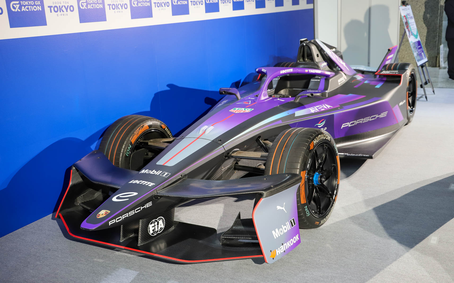 間近でGEN3 Evoのマシンを見られる