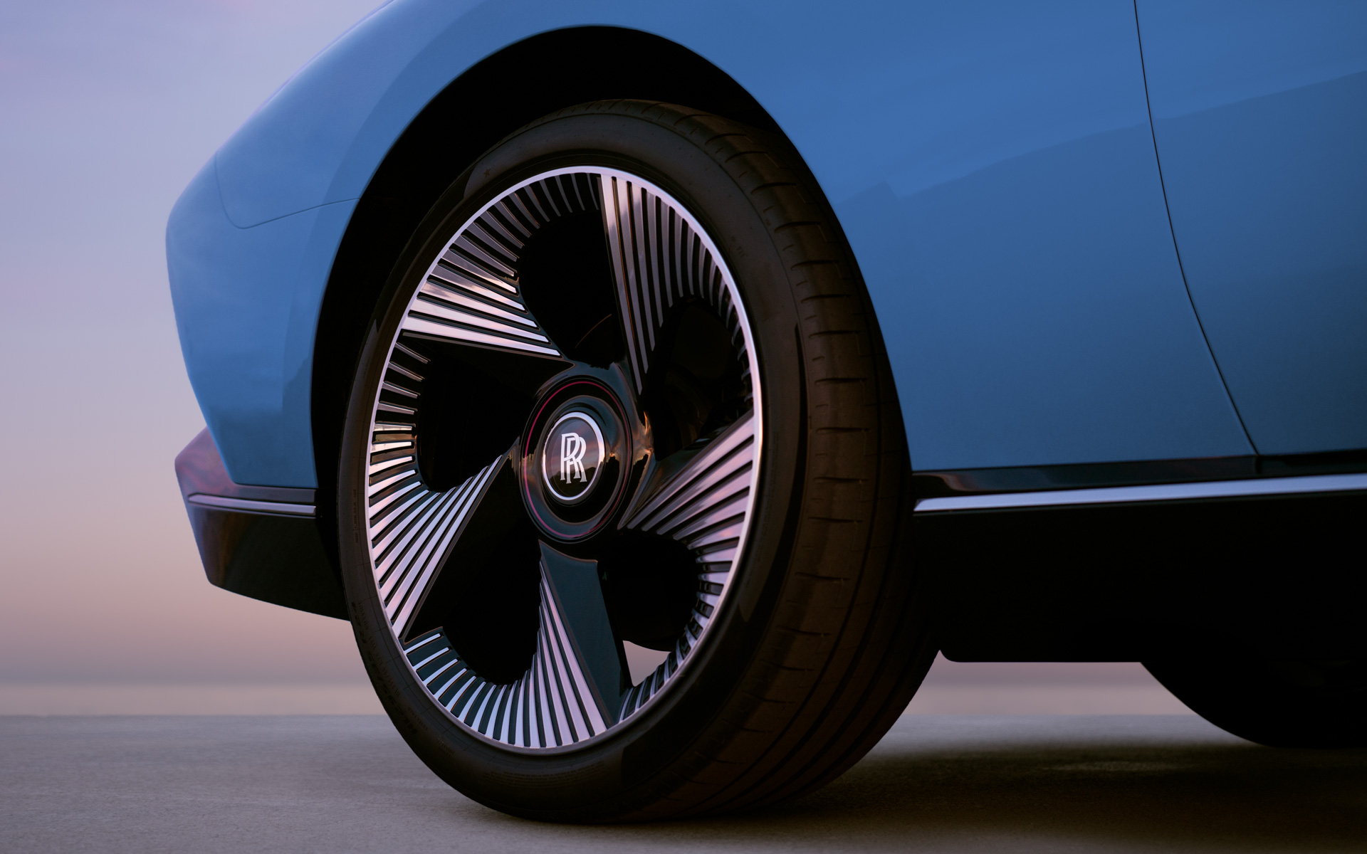 新型2シーターコンバーチブル「プロジェクト・ナイチンゲール」