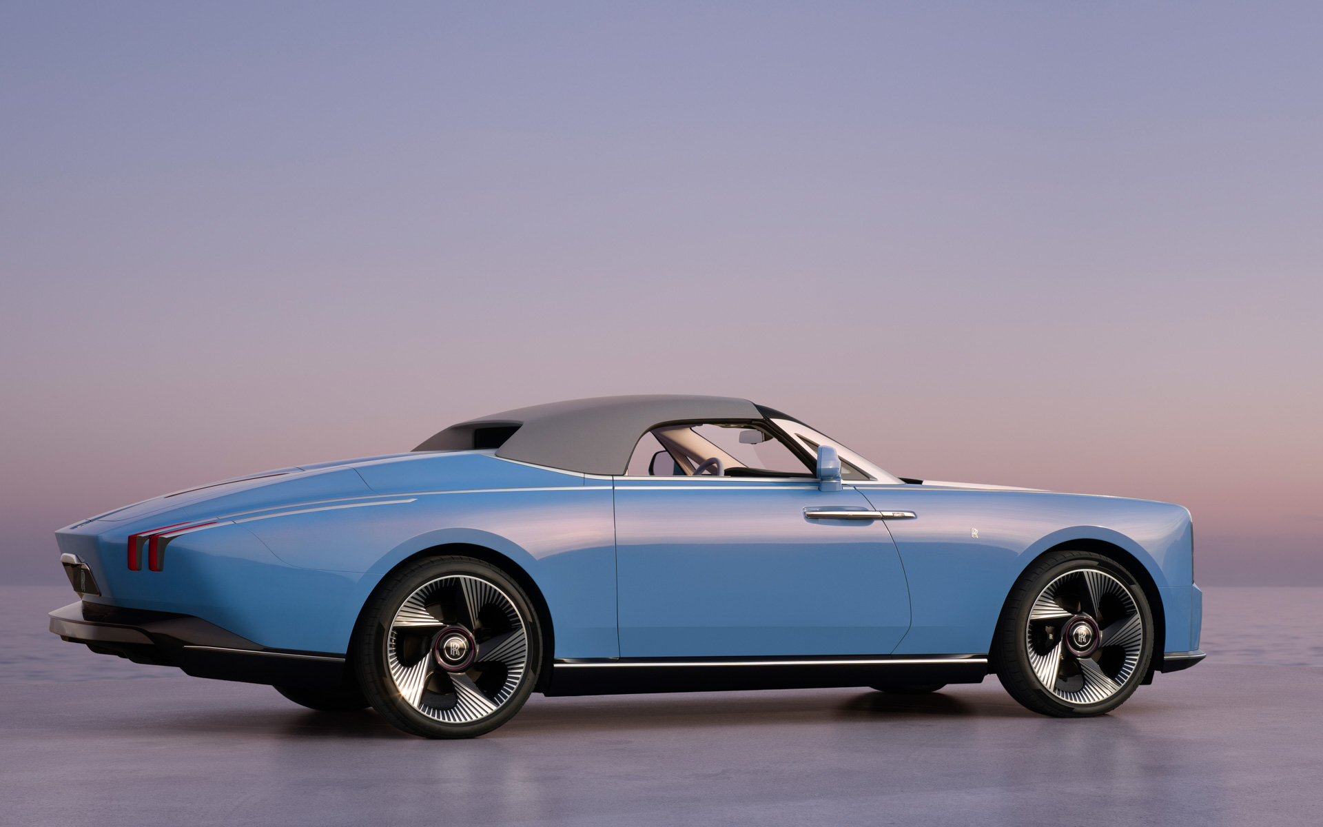 新型2シーターコンバーチブル「プロジェクト・ナイチンゲール」