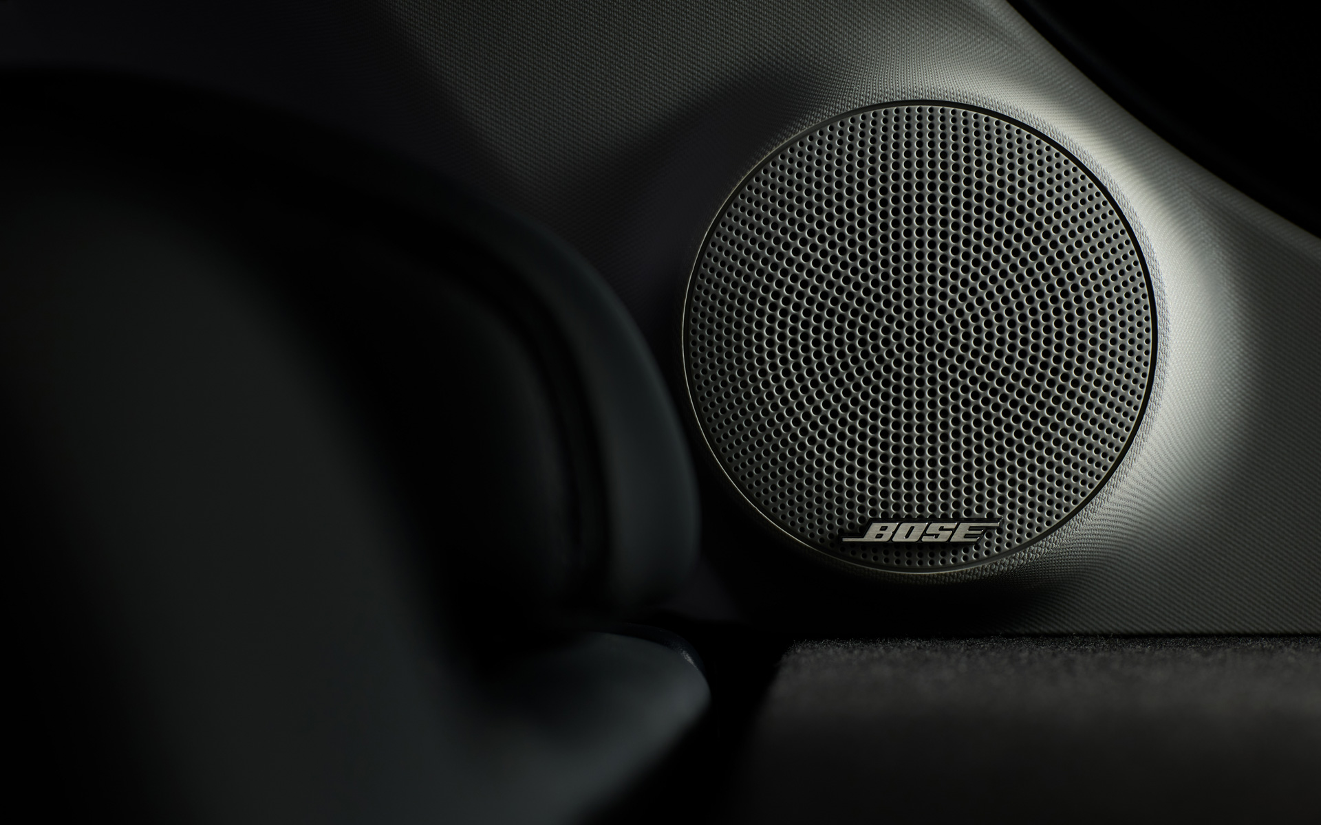 BOSEプレミアムサウンドシステム