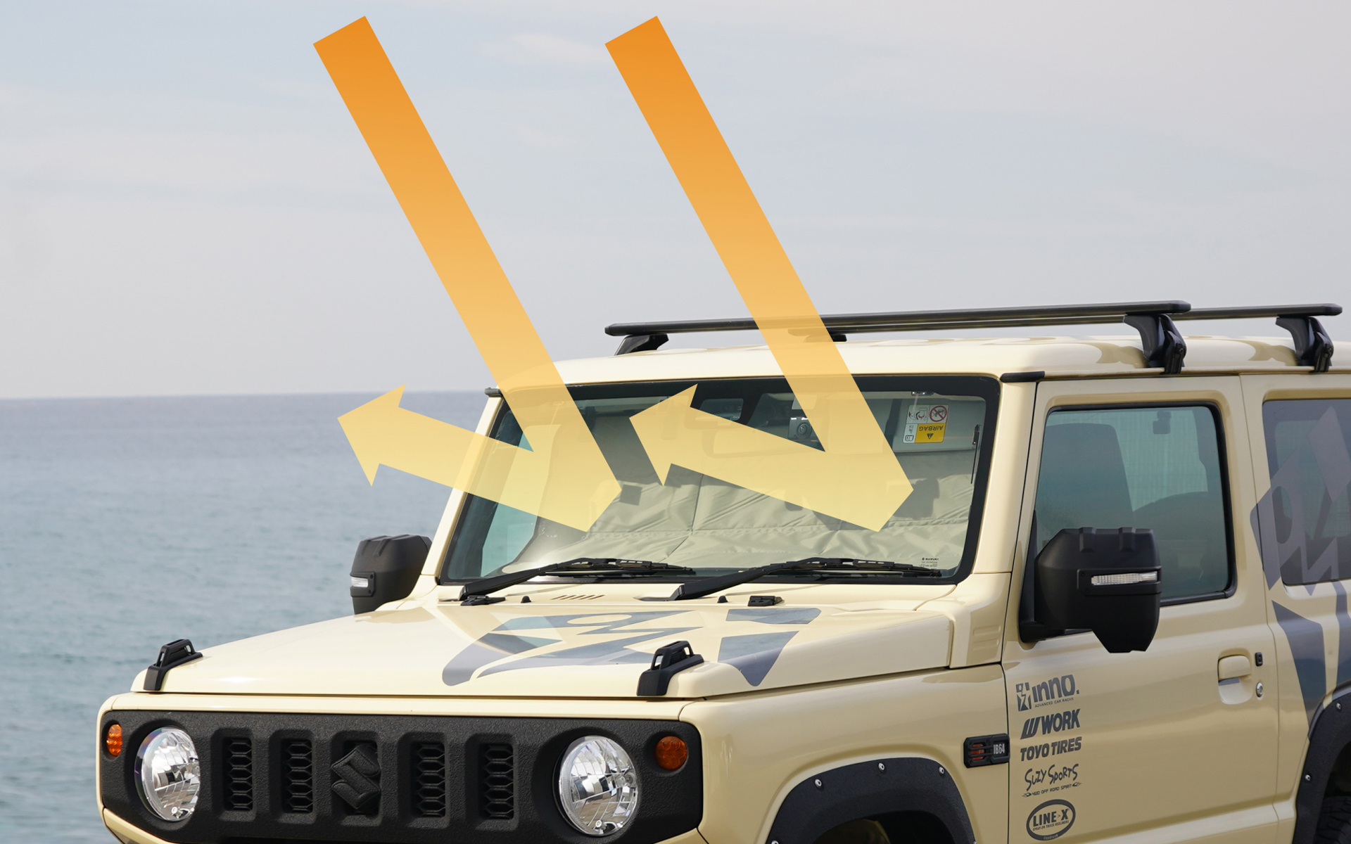 ジムニーのサンバイザーに装着したまま展開できる「折りたたみサンシェード」