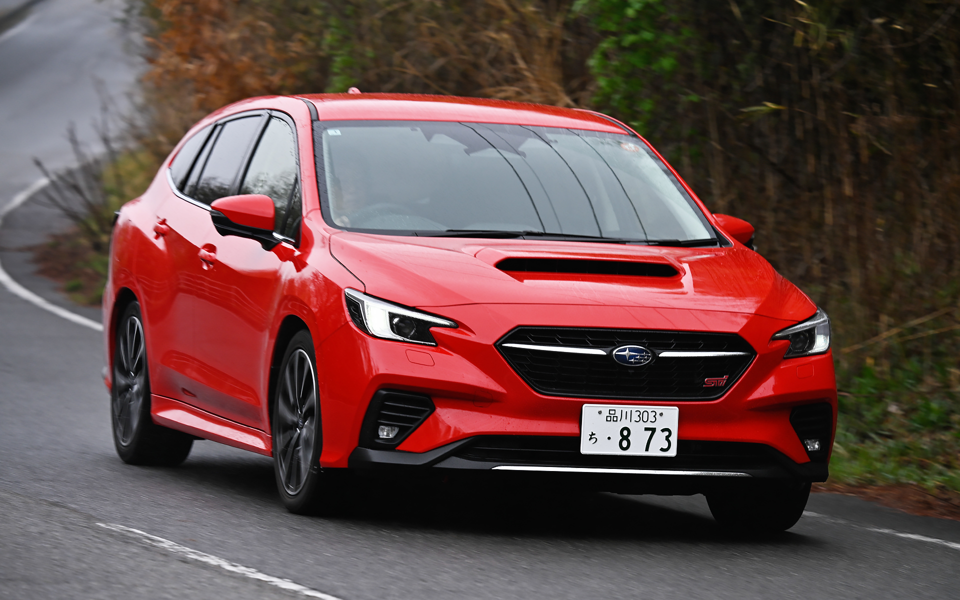 未施工車でも十分にスポーティな走りを味わえる