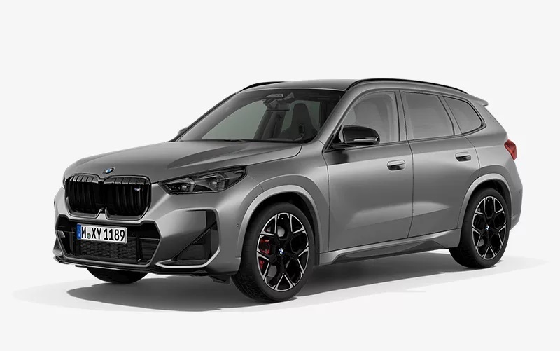 X1 M35i FROZEN EDITION。実際の車両にはBMW M Performance Mロゴ・サイド ブラック・ハイグロスが装着される