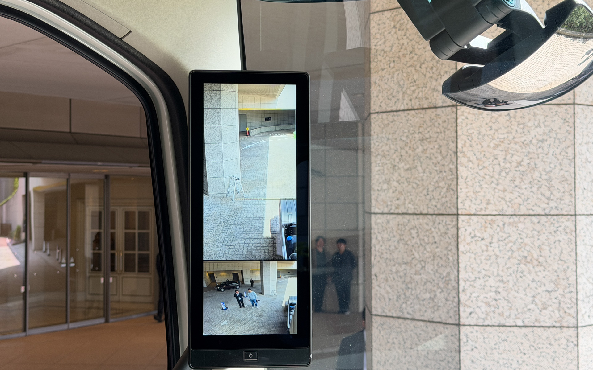 助手席側のモニターの見え方