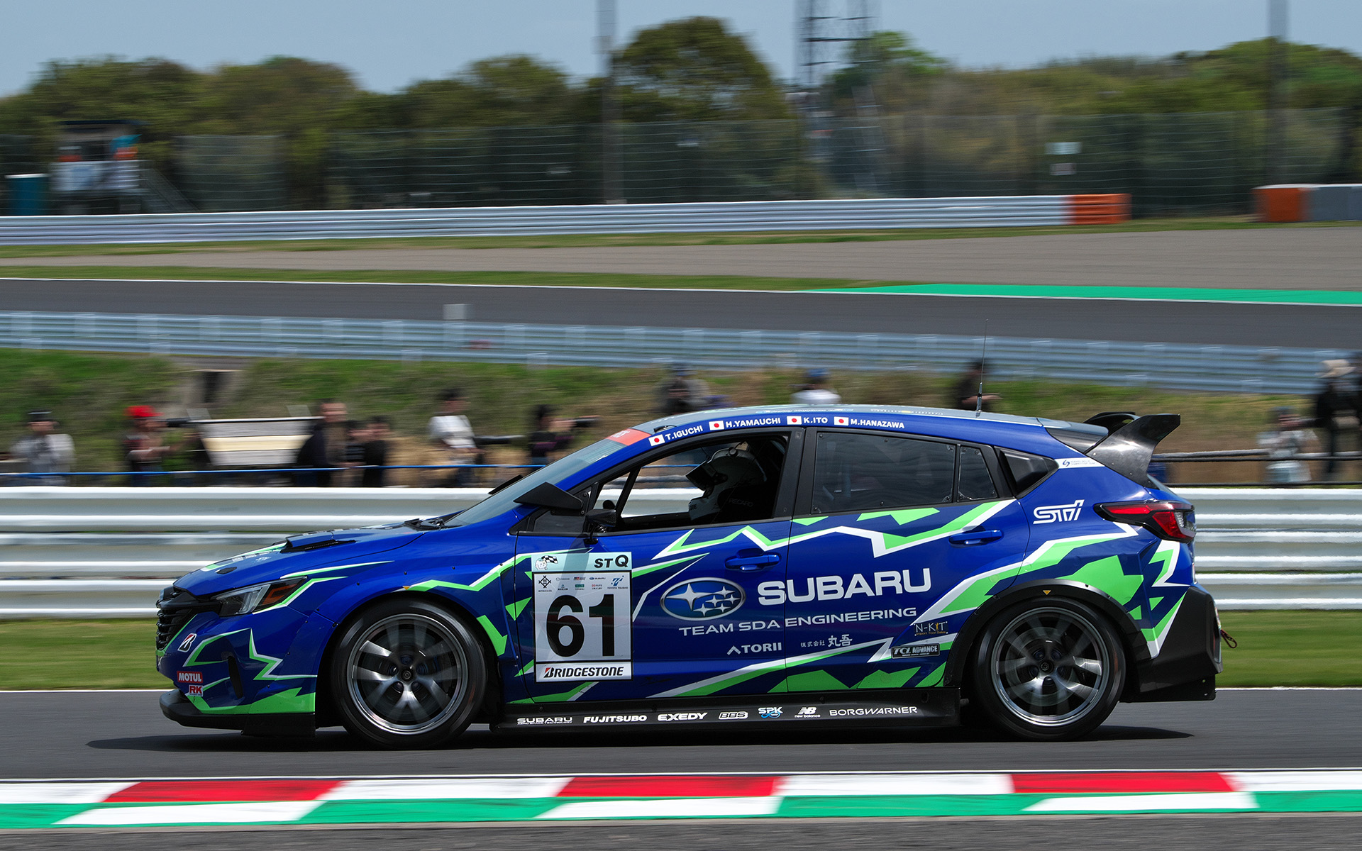 ハイパフォX2のサイドシルエット