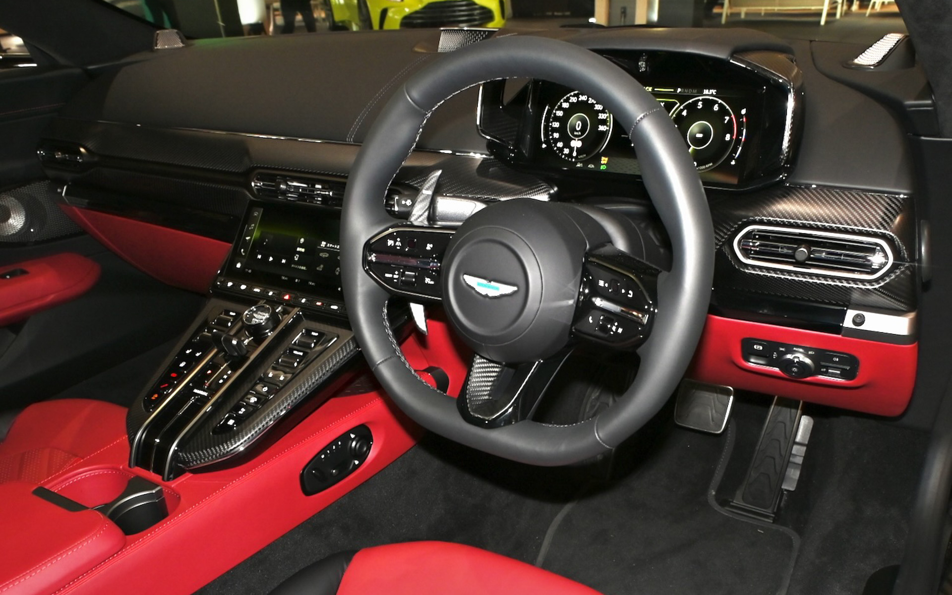 ヴァンテージ Sのインテリア