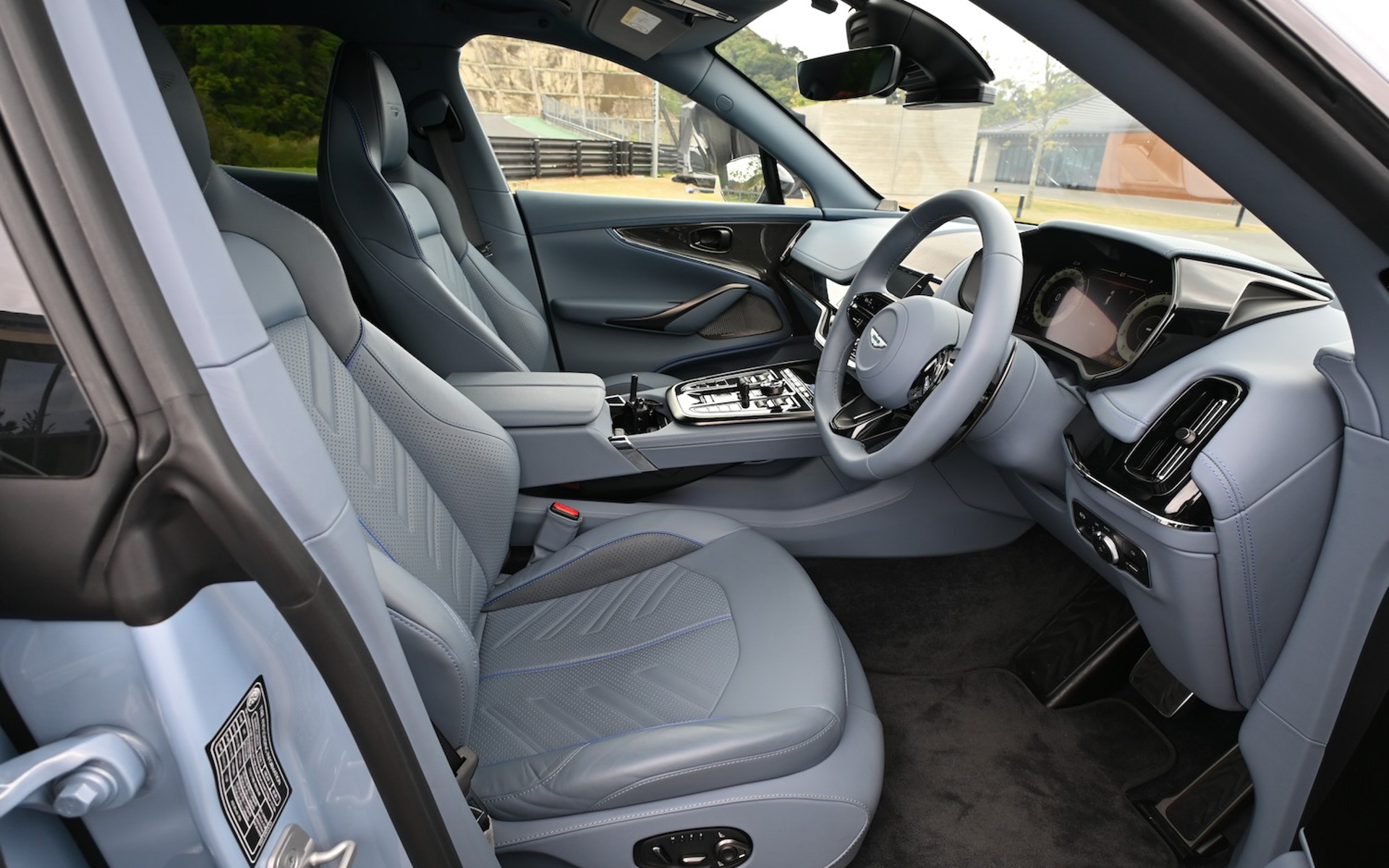 DBX Sのインテリア