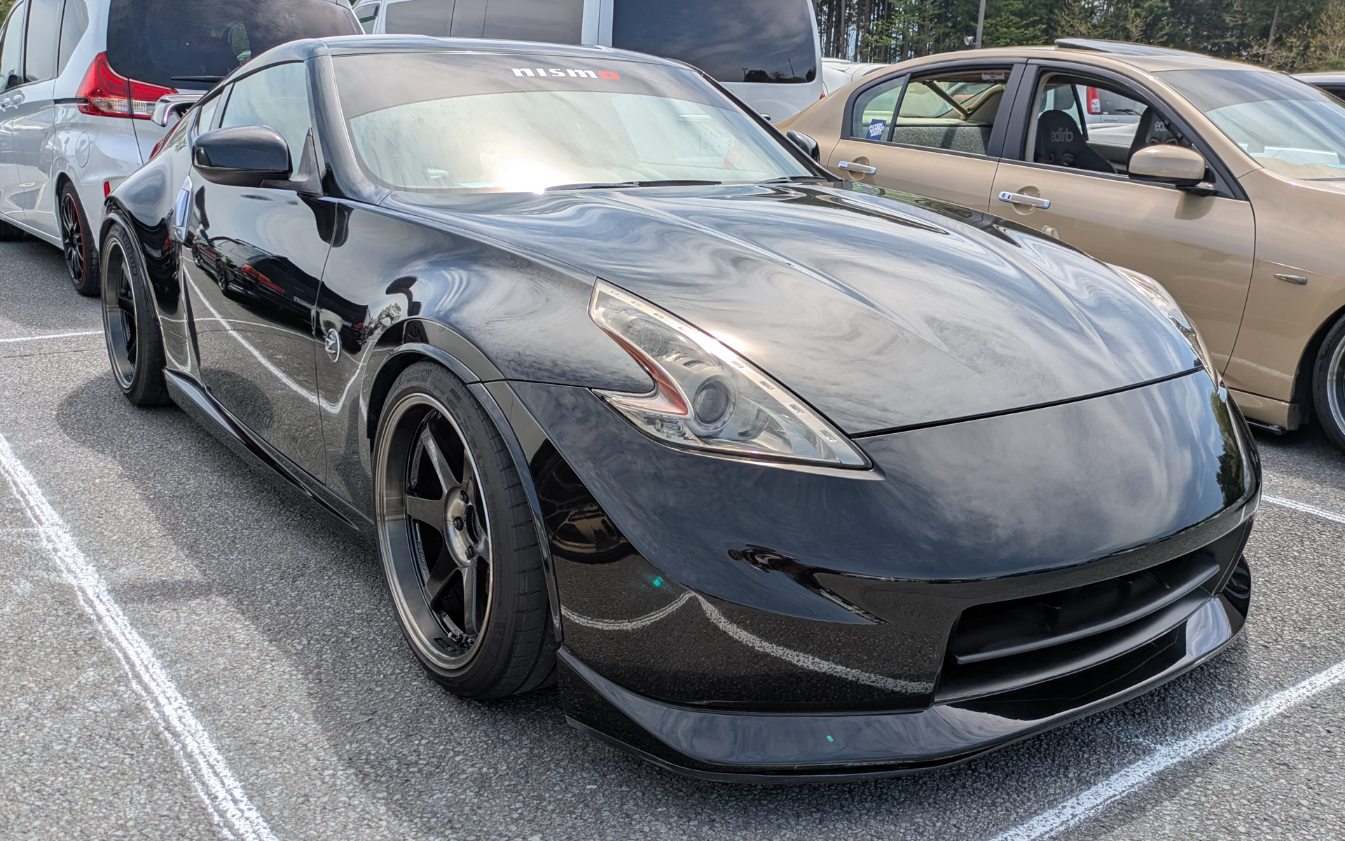 来場者はスポーツカーだけでなく軽自動車、軽トラック、ミニバン、SUV、輸入車などなど、さまざまなジャンルのクルマが並んでいた