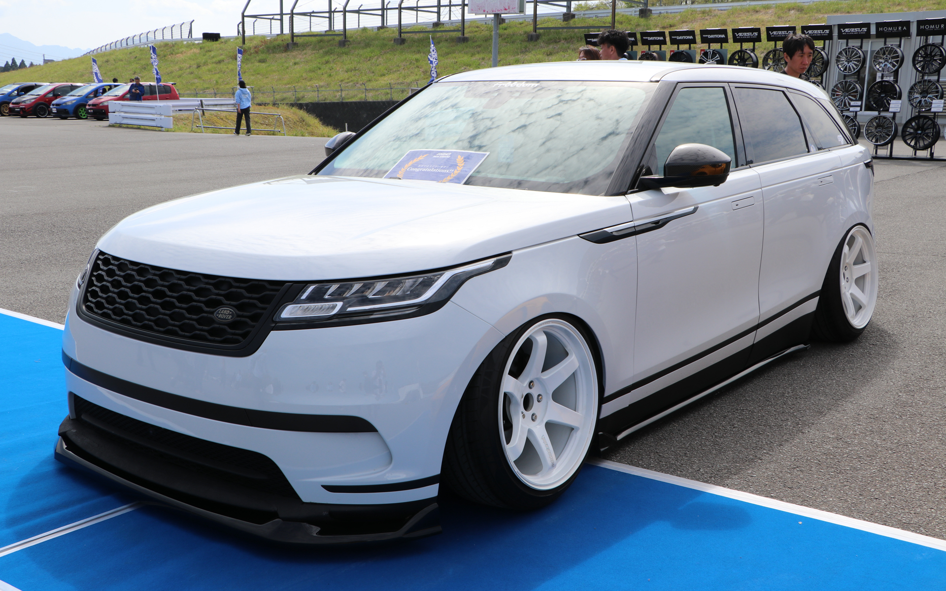 優勝したレンジローバーVELAR S