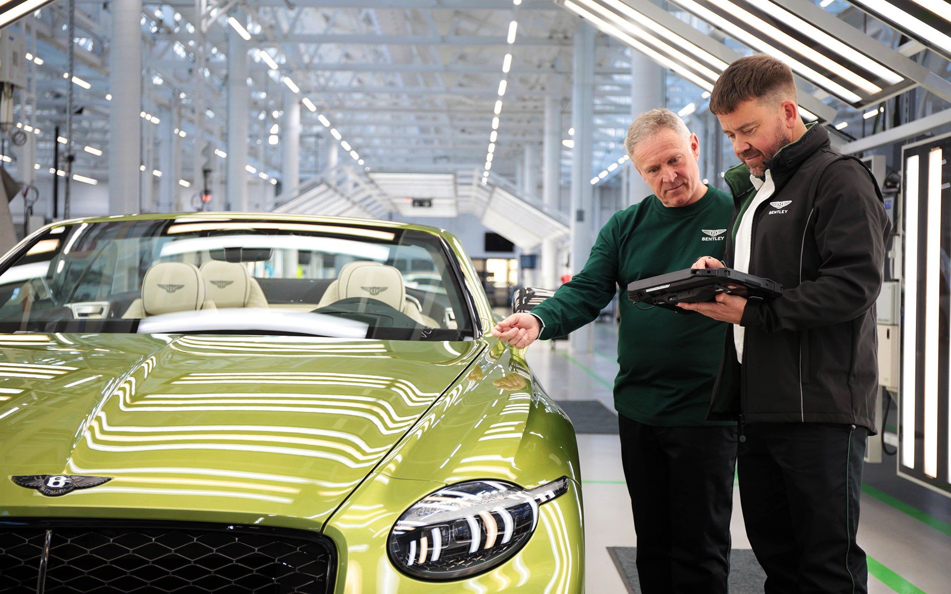 ベントレーがワークウェアを刷新した