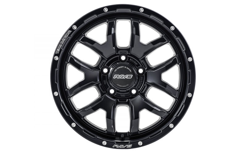 レイズの4×4向けブランドTEAM DAYTONAの王道「F6boost」に黒を追求した