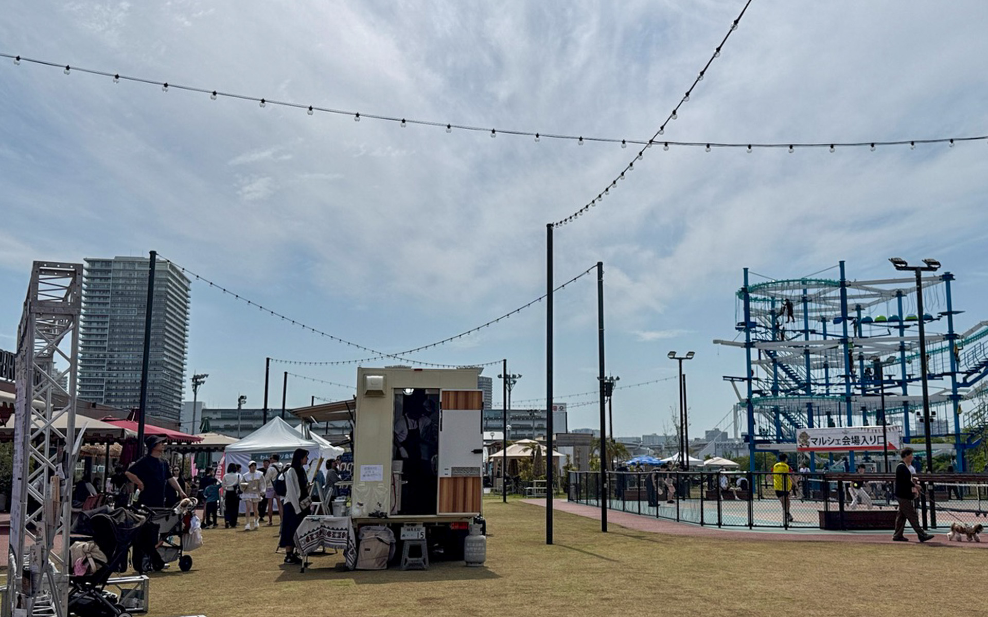 会場となった「livedoor URBAN SPORTS PARK」は、ロープアスレチックの「モンスタージャングル」が目立っていますね。スケートボードやバスケットボール、テニスと卓球のあいのこみたいなピックルボールなど都心で手軽にスポーツが楽しめる場所となっています