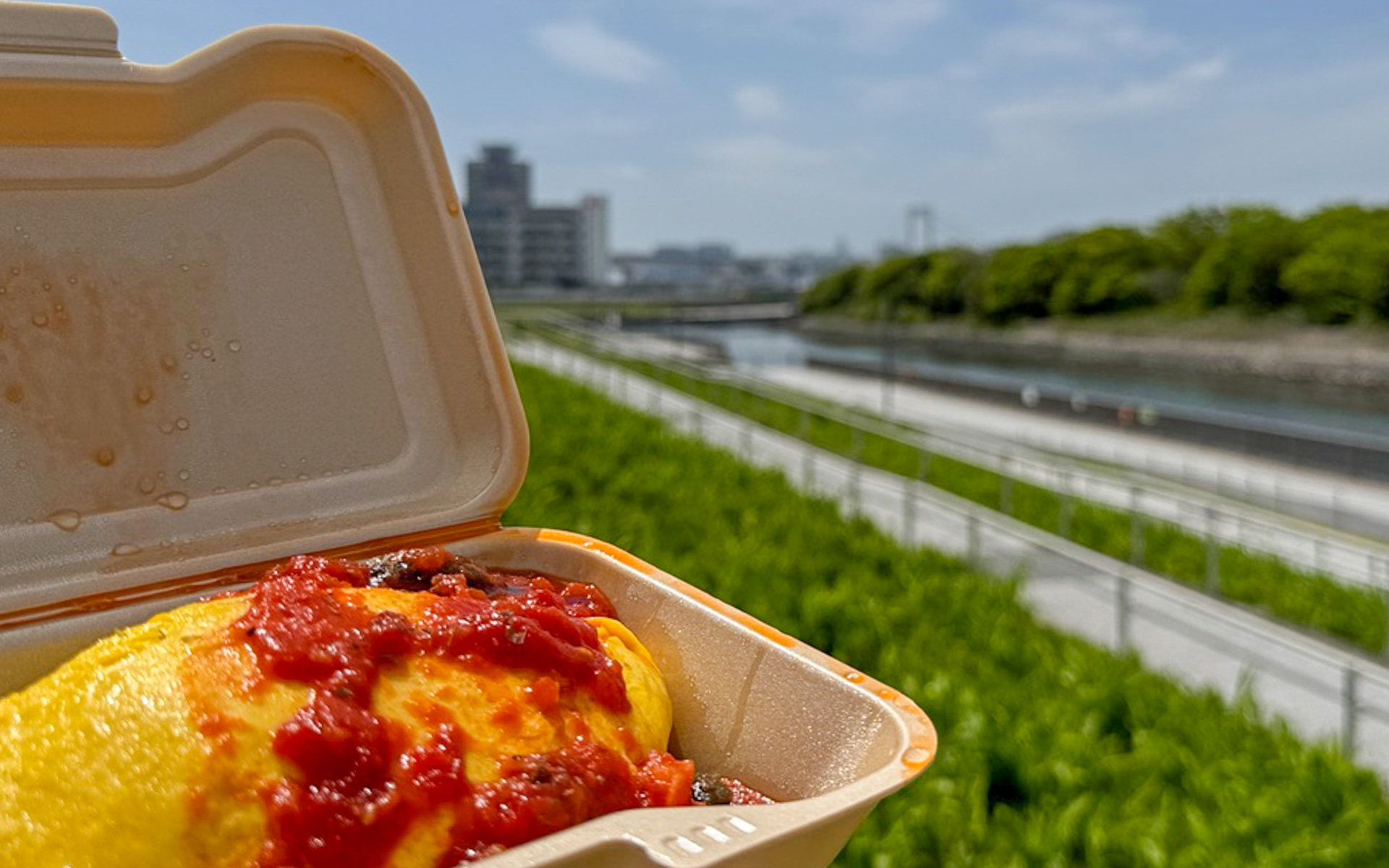 千葉・船橋の人気店「hygge」はオムライス選挙で優勝したこともあるほど美味しいと評判で、キッチンカー「うまいもんブラザーズ」のオムライスもとっても美味しかったです