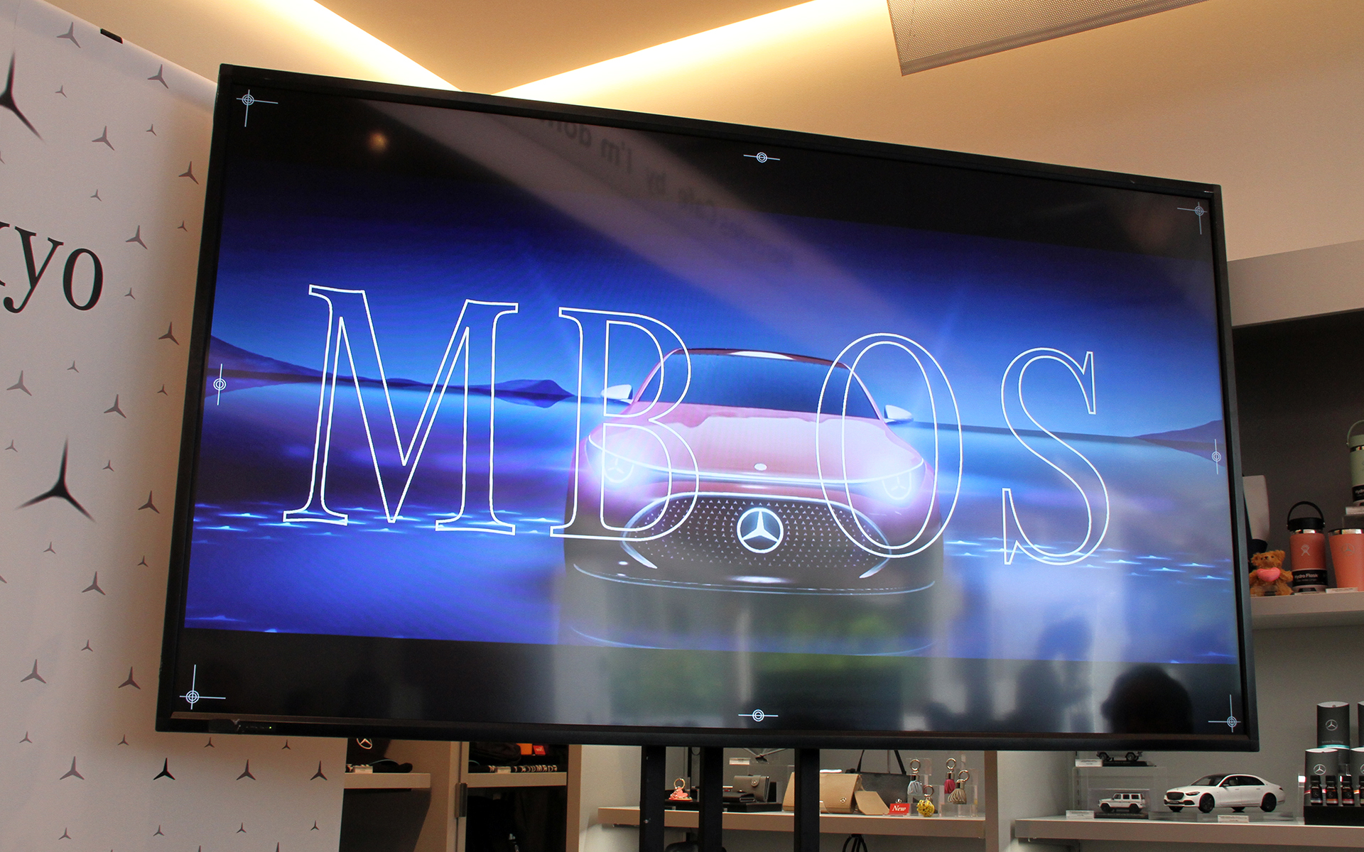 新型CLAはメルセデス・ベンツが新開発したオペレーティングシステム「MB OS」を初めて搭載したモデル