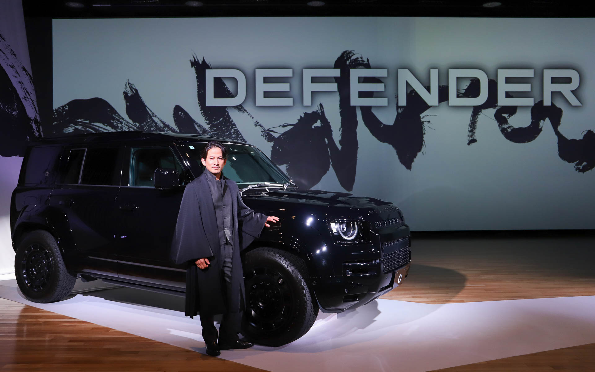 ディフェンダーのアンバサダーに就任した岡田准一さん