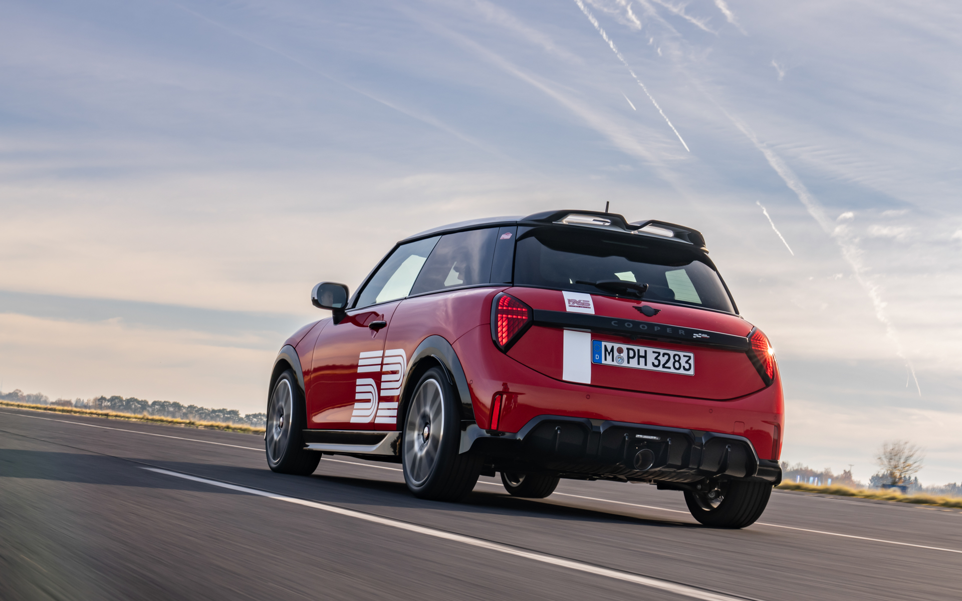 特別モデル「MINI 1965ビクトリーエディション」