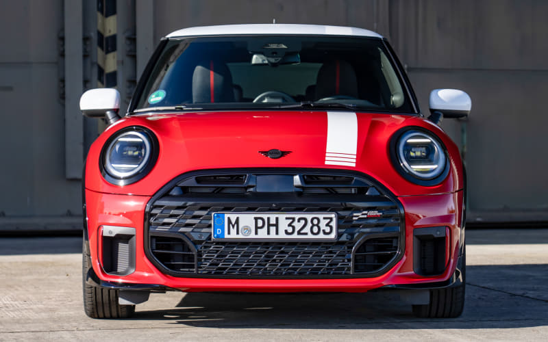 MINI、1965年のモンテカルロラリー優勝を記念した特別モデル「1965