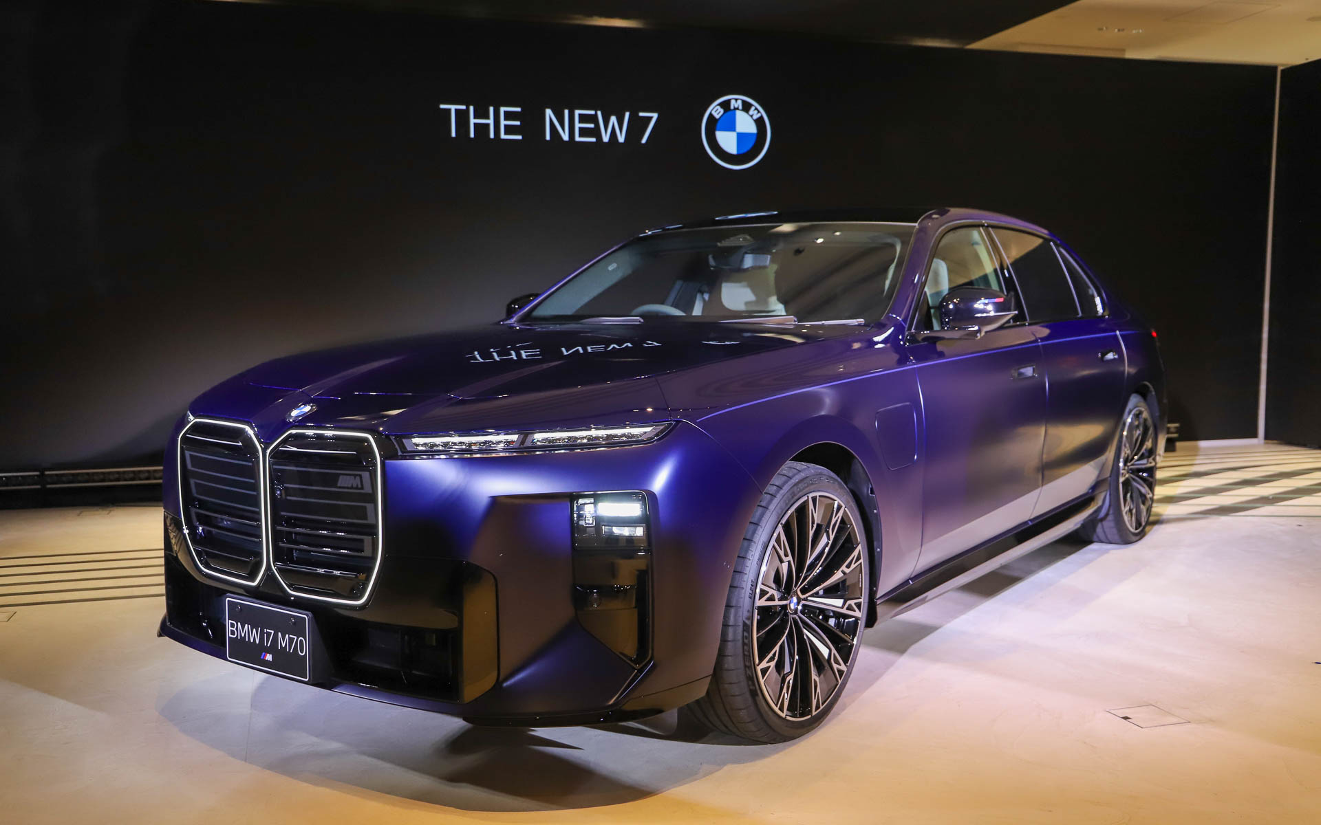 日本初公開された新型「7シリーズ」