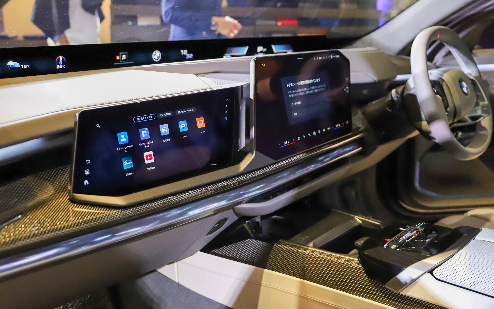 助手席ディスプレイ