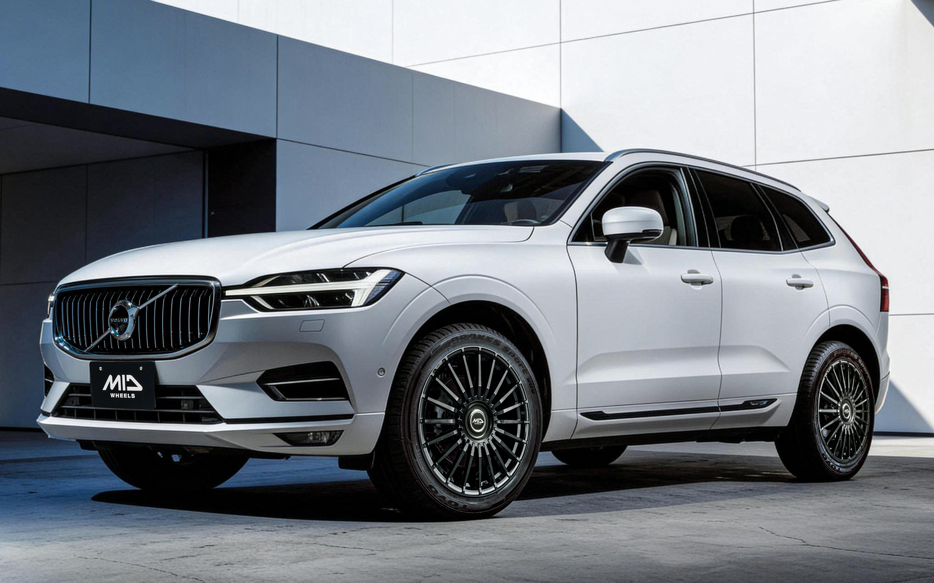 MIDエクスクルーシブ020F×ボルボ「XC60」