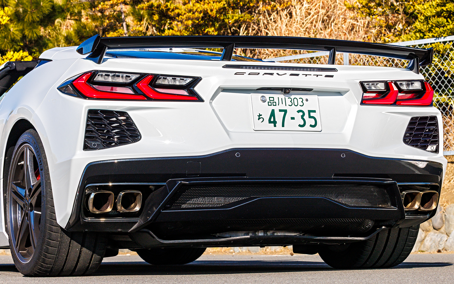 Z51パフォーマンスパッケージに含まれる「パフォーマンスエキゾースト」が乾いたサウンドを放つ