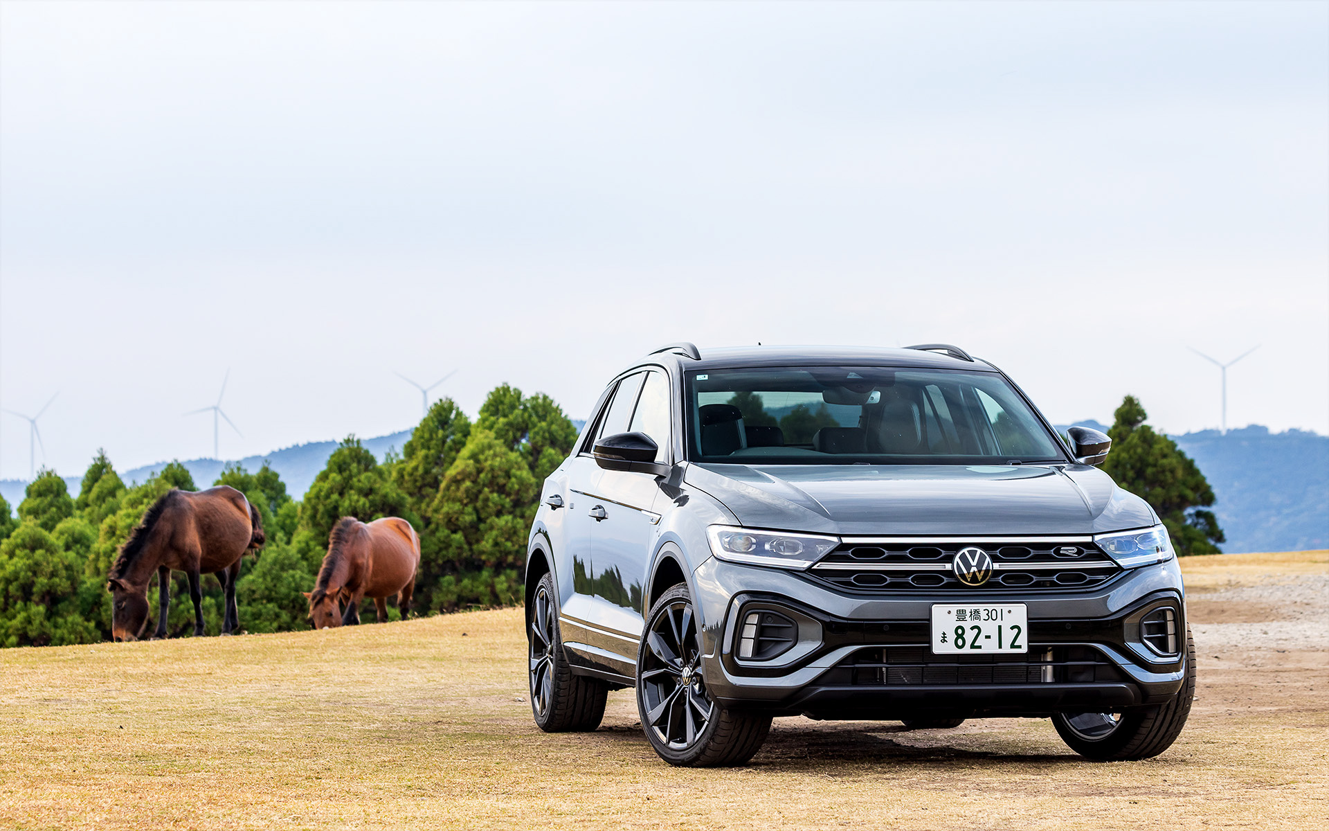 今回試乗したのは、2025年1月に新たなパワートレーンとして追加された「T-Roc」の「TDI 4MOTION」モデル。撮影車は「T-Roc TDI 4MOTION R-Line Black Style」（564万5000円）で、純正インフォテイメントシステム“Discover Pro”やLEDマトリックスヘッドライト IQ.LIGHTなどを標準装備