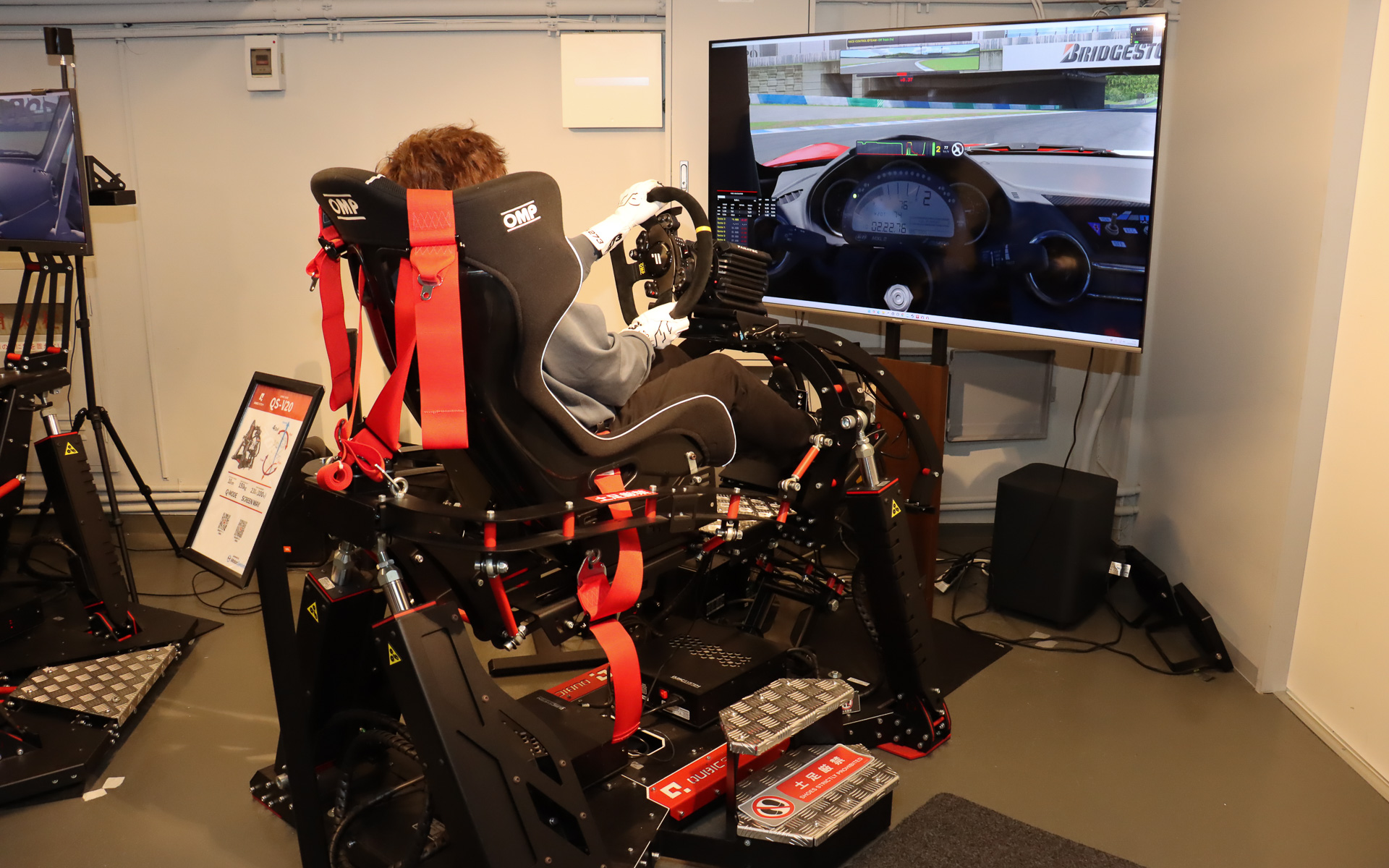 4期生によるシミュレータートレーニングの様子