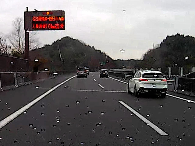 その3分後には名古屋南JCT－四日市方面 工事渋滞 10km 25分