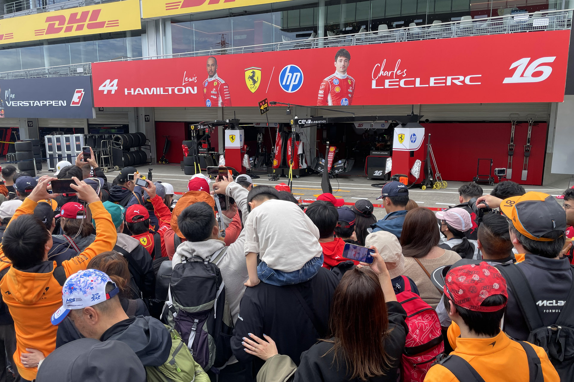 ノンストップピットウォークのはずだったが11時過ぎにはストップしていた