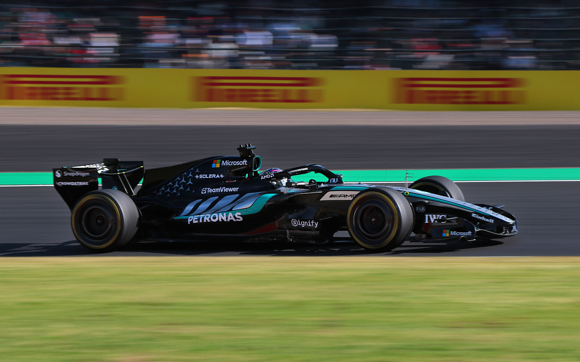 2コーナーのイン側、焦点距離85mm、シャッター速度1/80秒で撮影