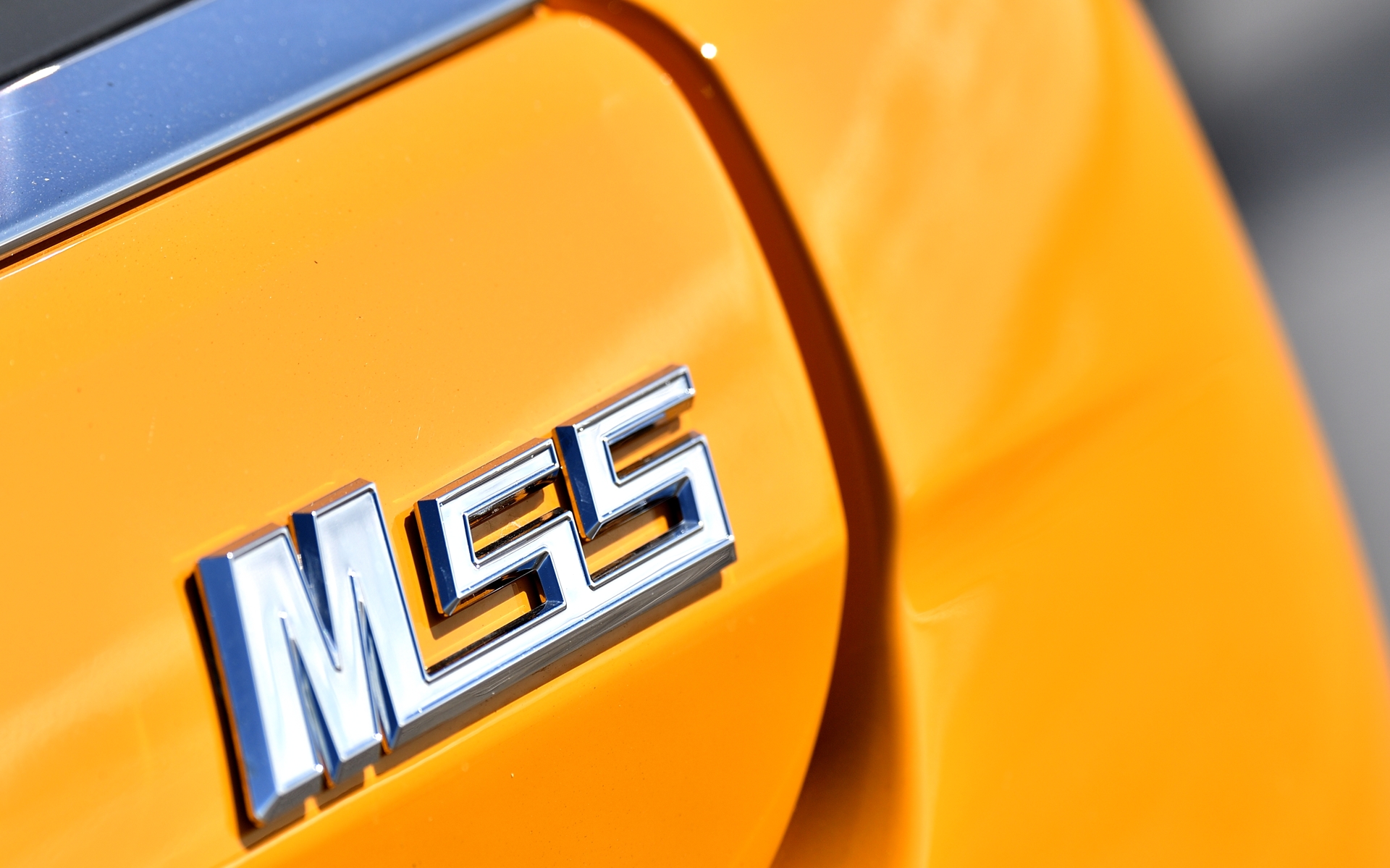 テールには「M55」のエンブレムもあしらわれる