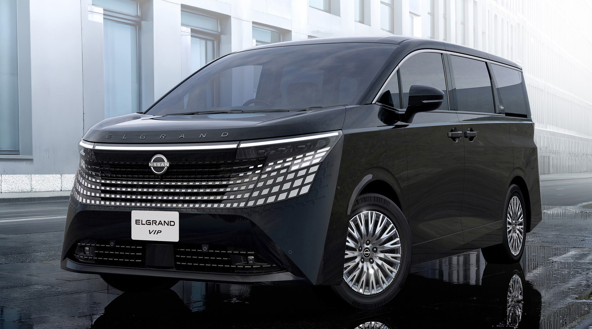 新型「エルグランド VIP」