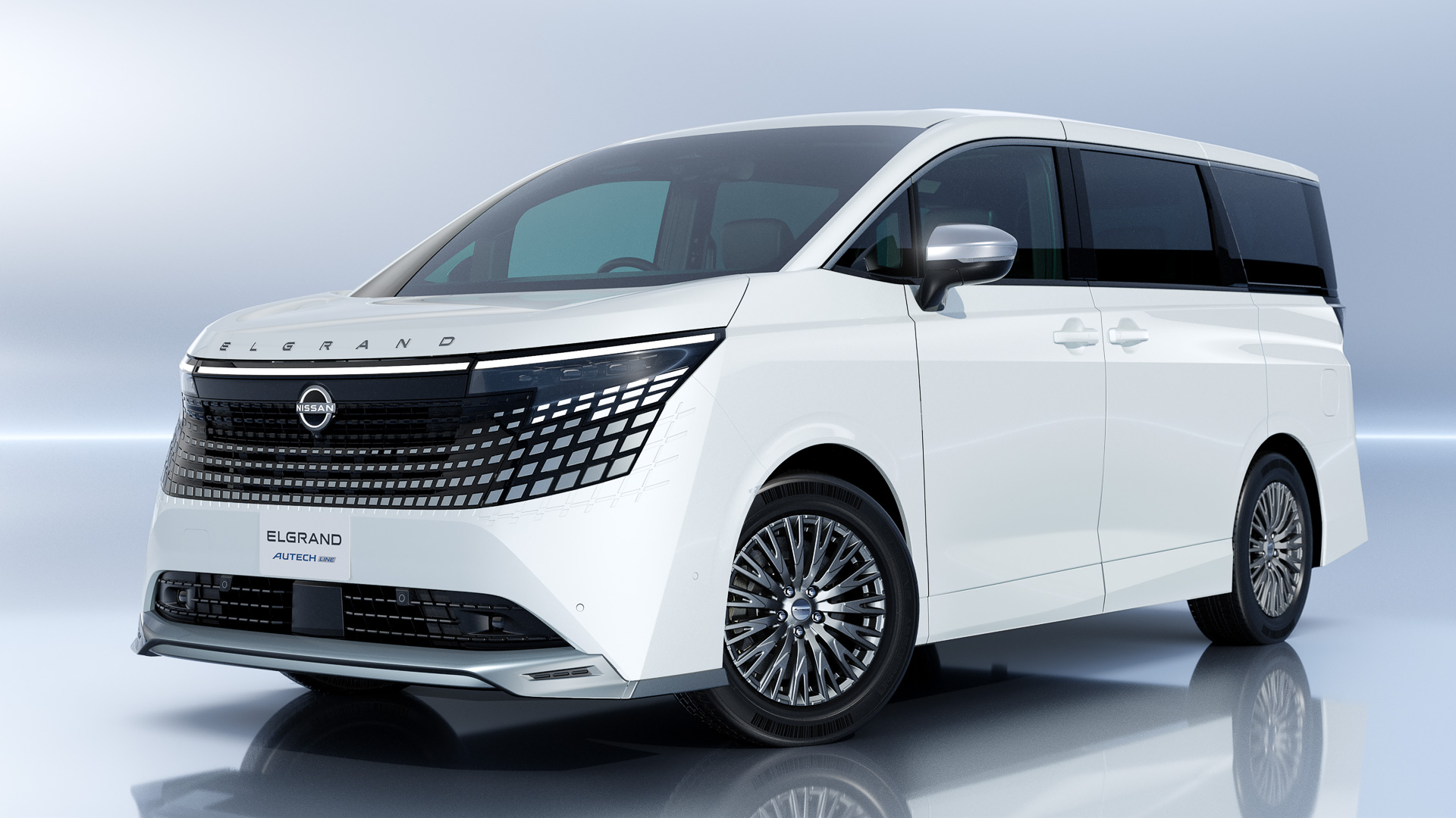 新型「エルグランド AUTECH LINE」