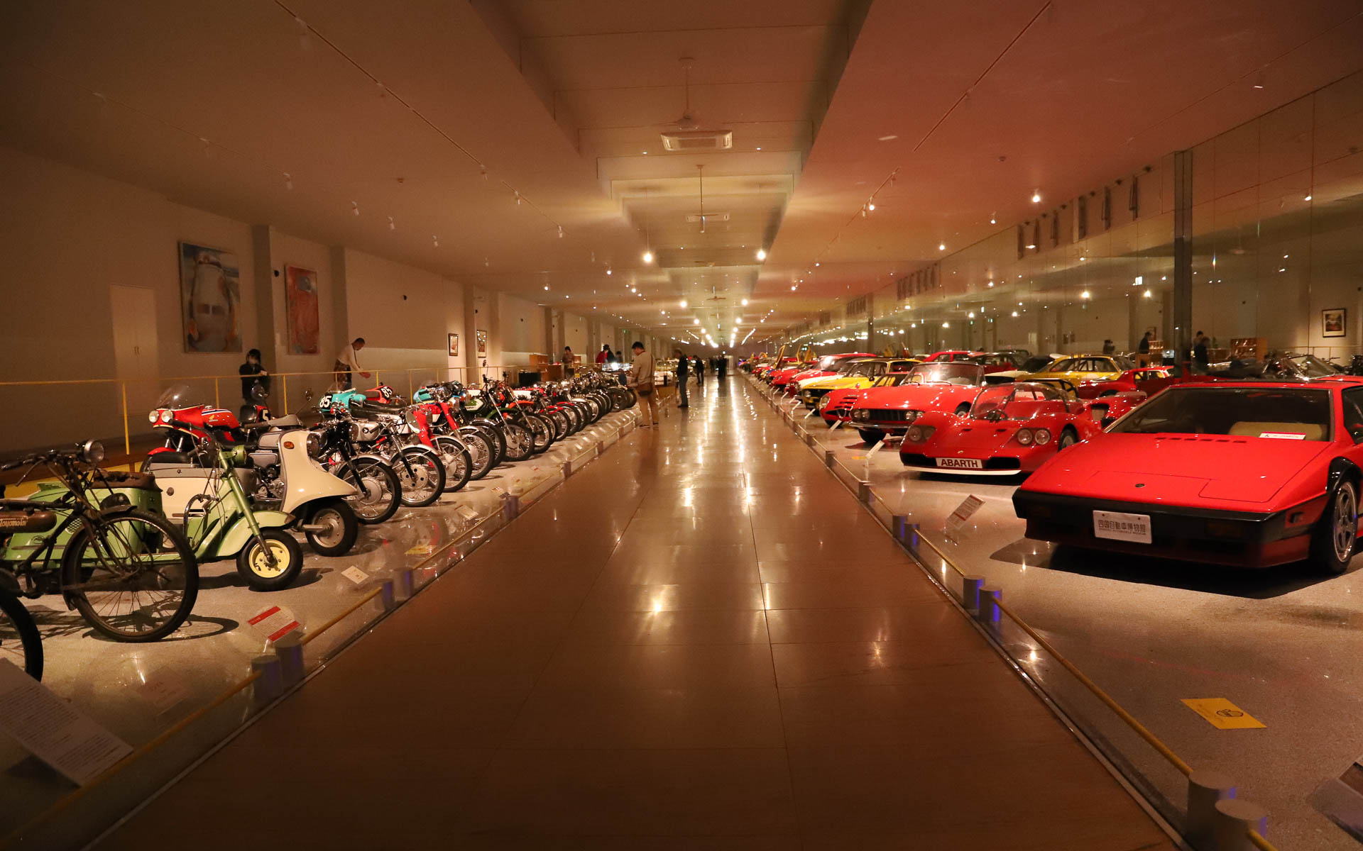 イタリア車が多く所蔵されている四国自動車博物館（高知県香南市野市町大谷896）。常設展示車両は2輪車が30台、4輪車が30台