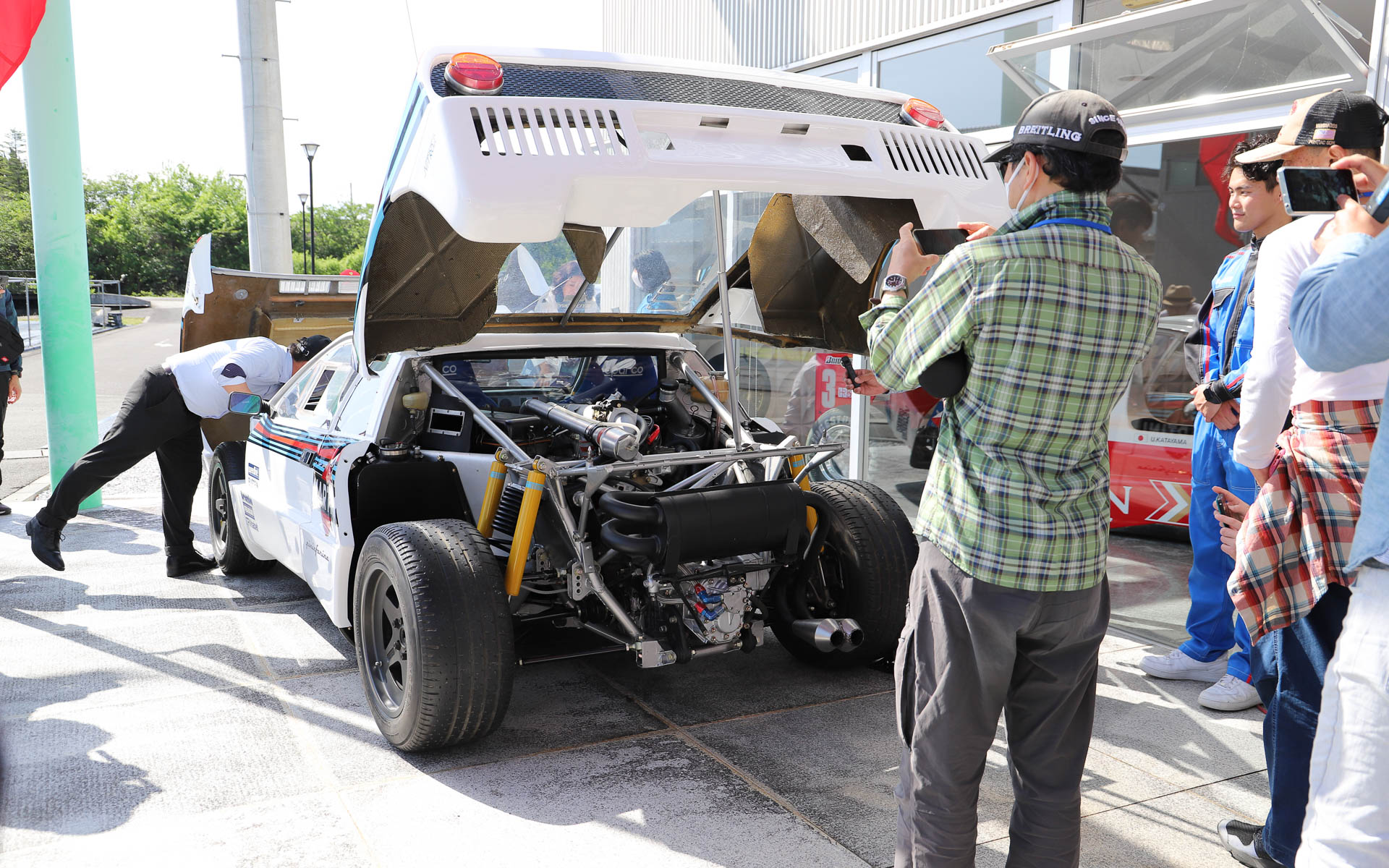 普段は屋内に展示されている車両を太陽の光の下で見られる貴重な機会