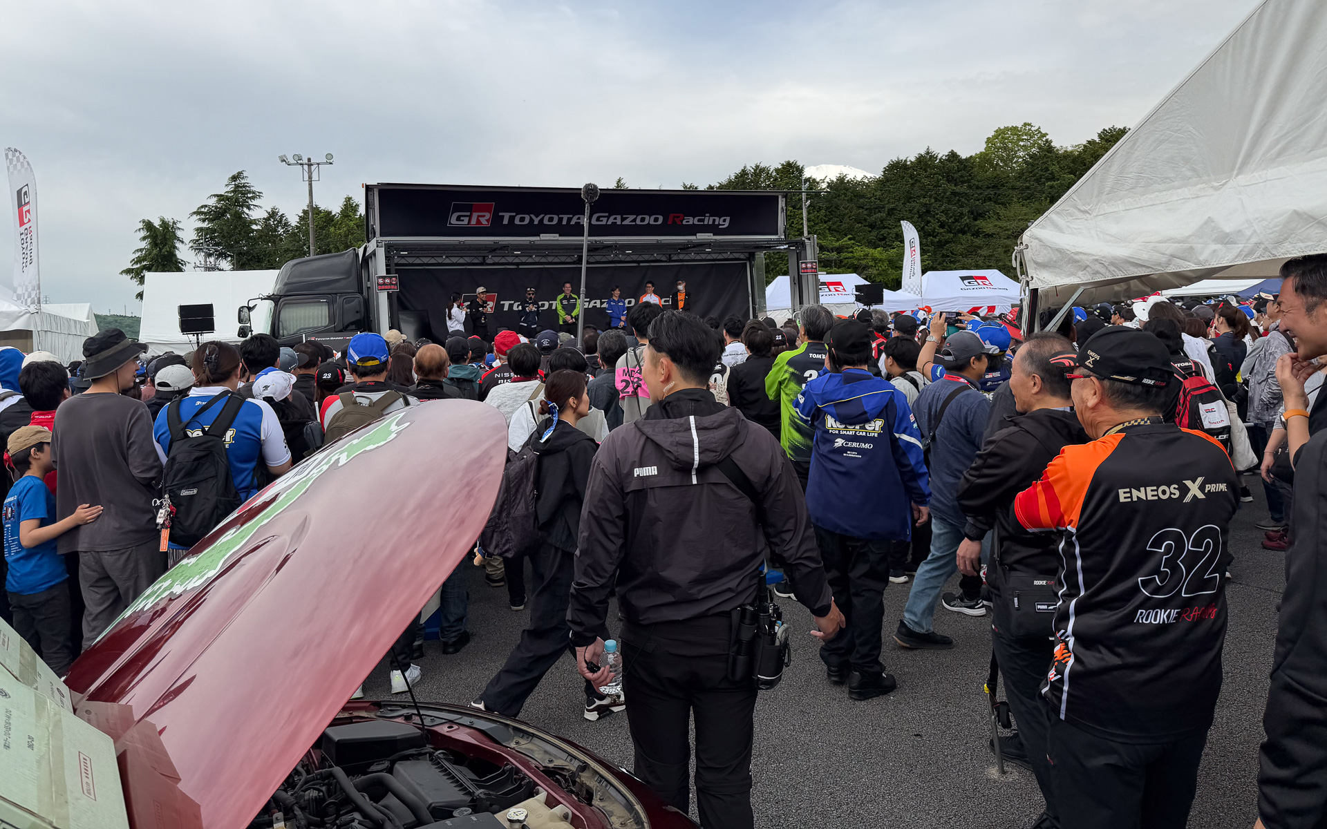 TGR監督トークショーを楽しげに見る豊田章男会長