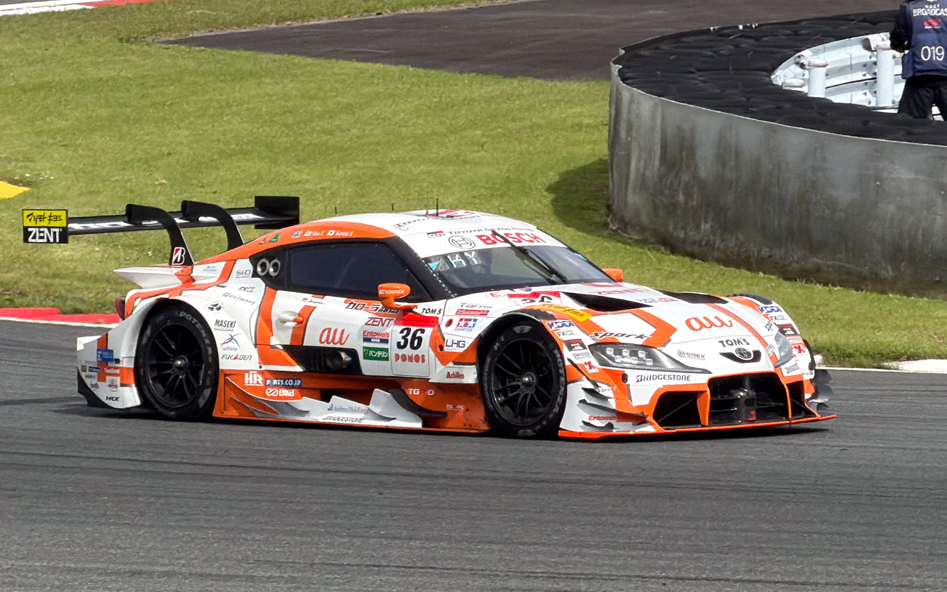 開幕戦岡山に続き、第2戦富士も制した36号車 au TOM'S GR Supra（坪井翔/山下健太）
