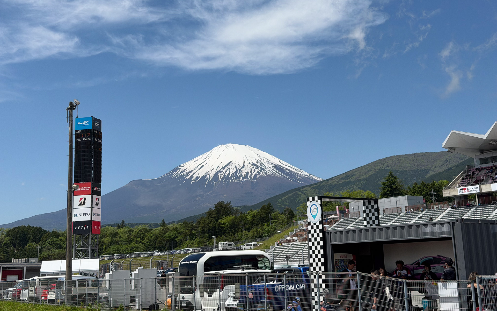 快晴の天候の下、スーパーGT第2戦富士3時間レースは行なわれた